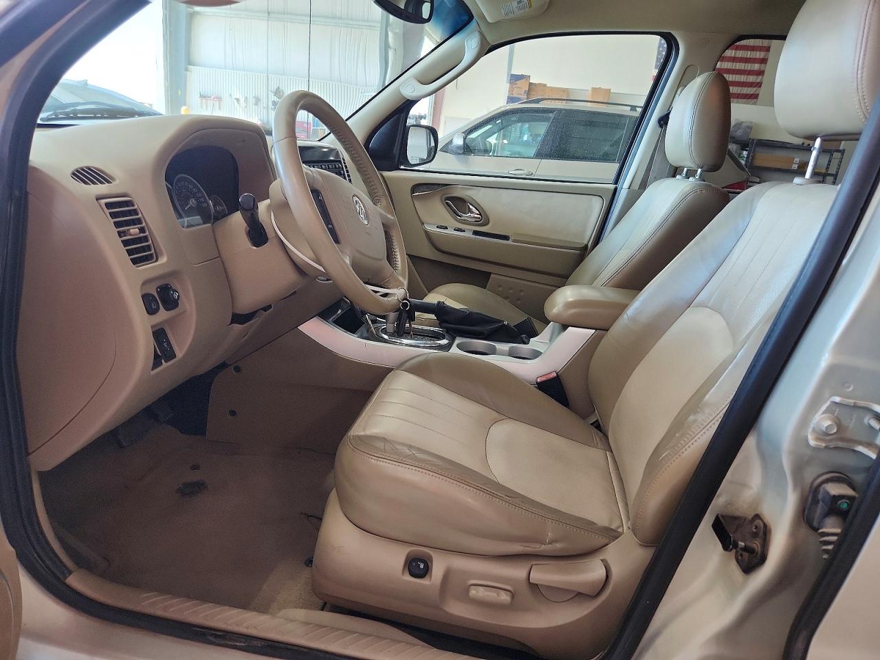 2005 Mercury Mariner Beige vin: 4M2YU57185DJ21467