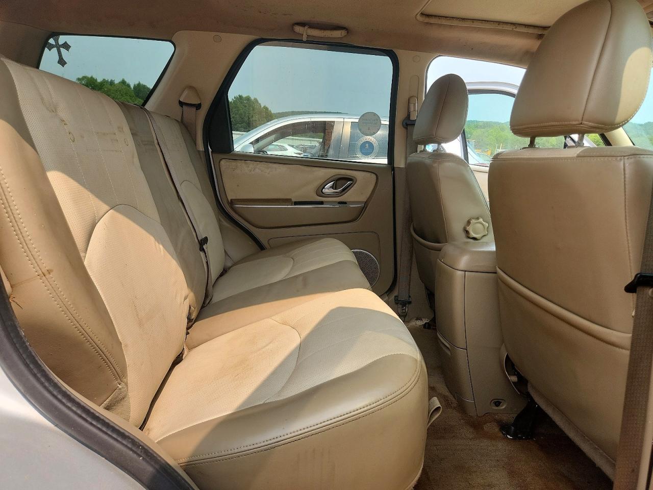 2007 Mercury Mariner Luxury Серебряный vin: 4M2YU81107KJ07264
