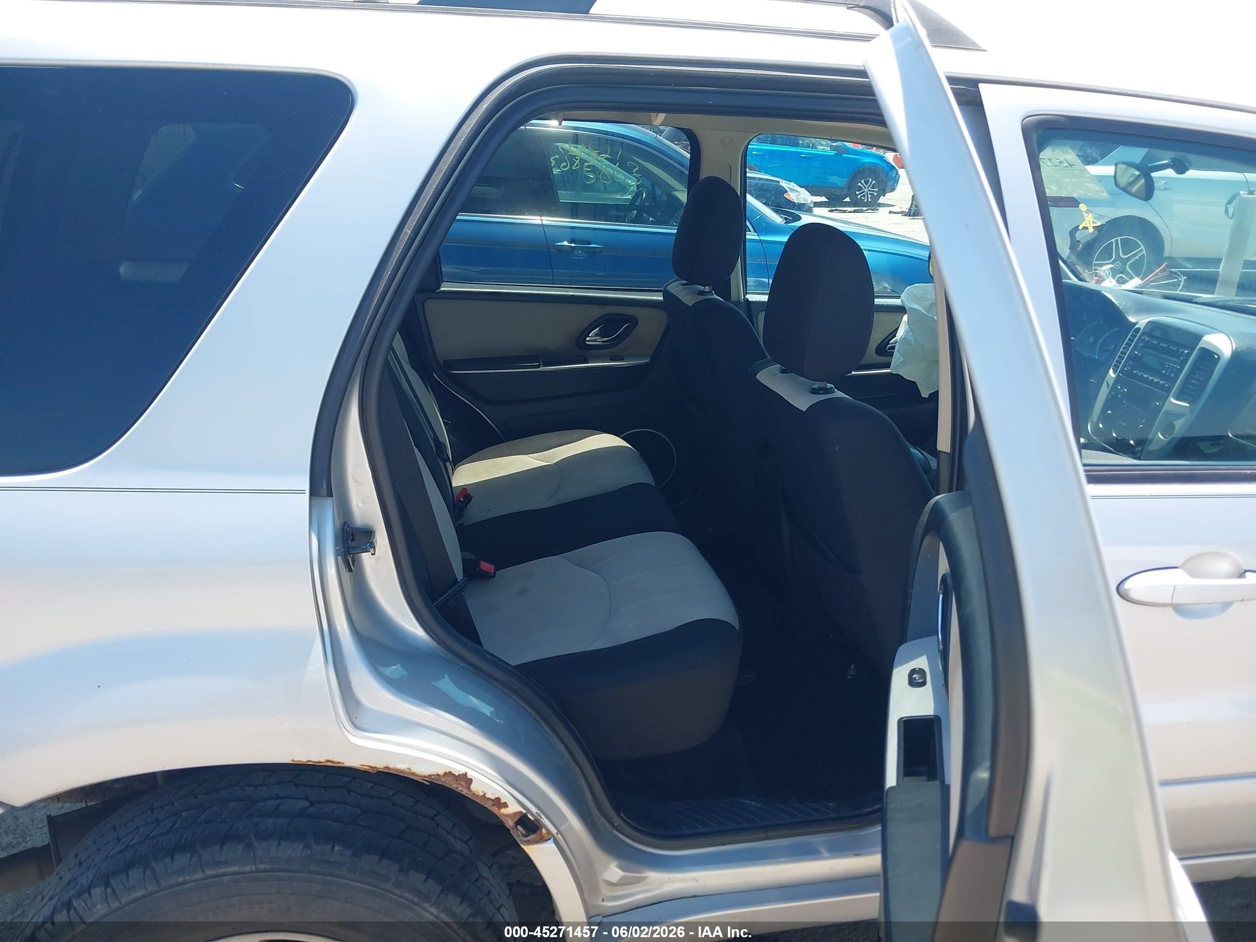2007 Mercury Mariner Luxury Silver vin: 4M2YU81167KJ03123