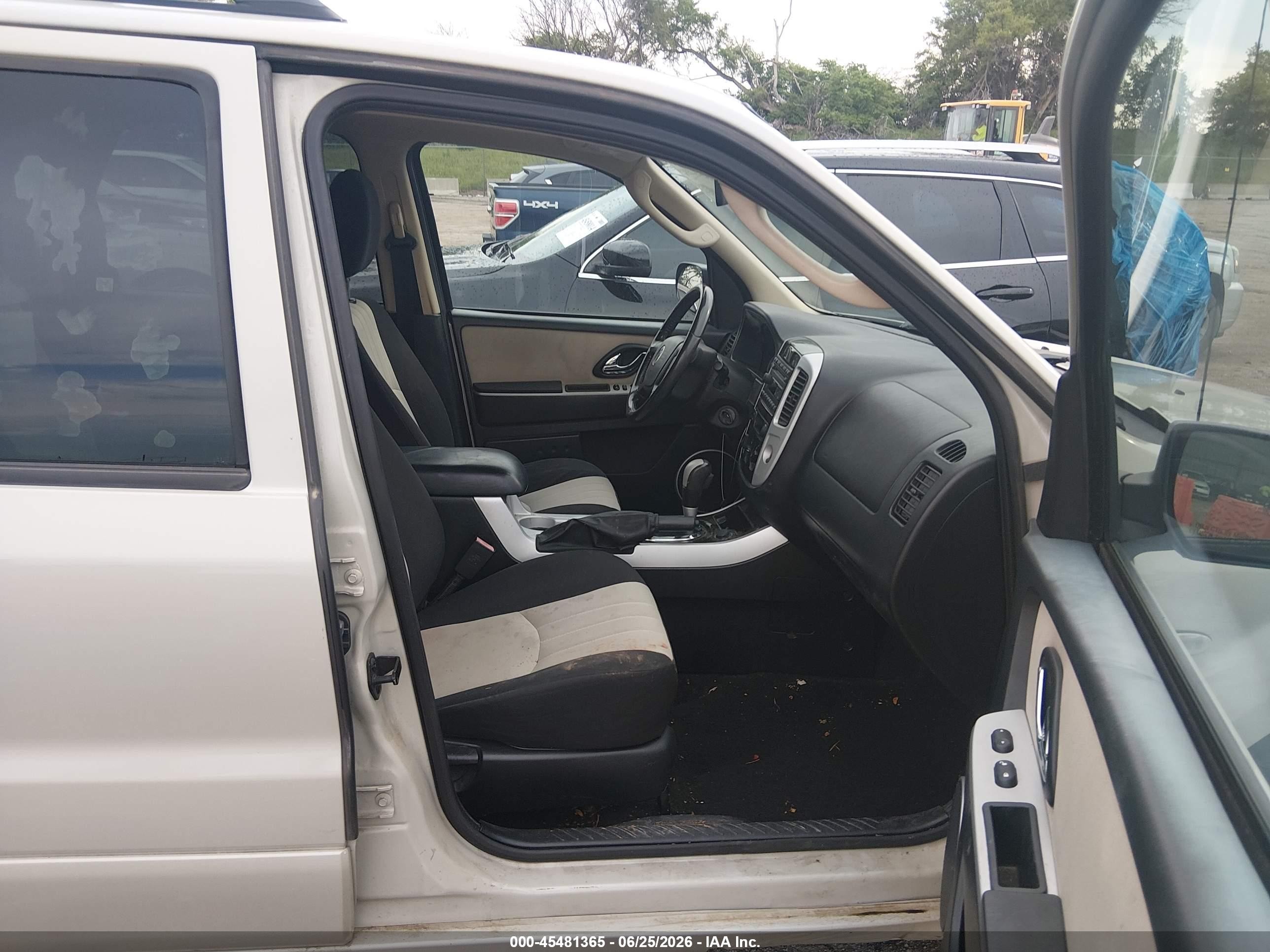 2007 Mercury Mariner Luxury Beige vin: 4M2YU91157KJ12367
