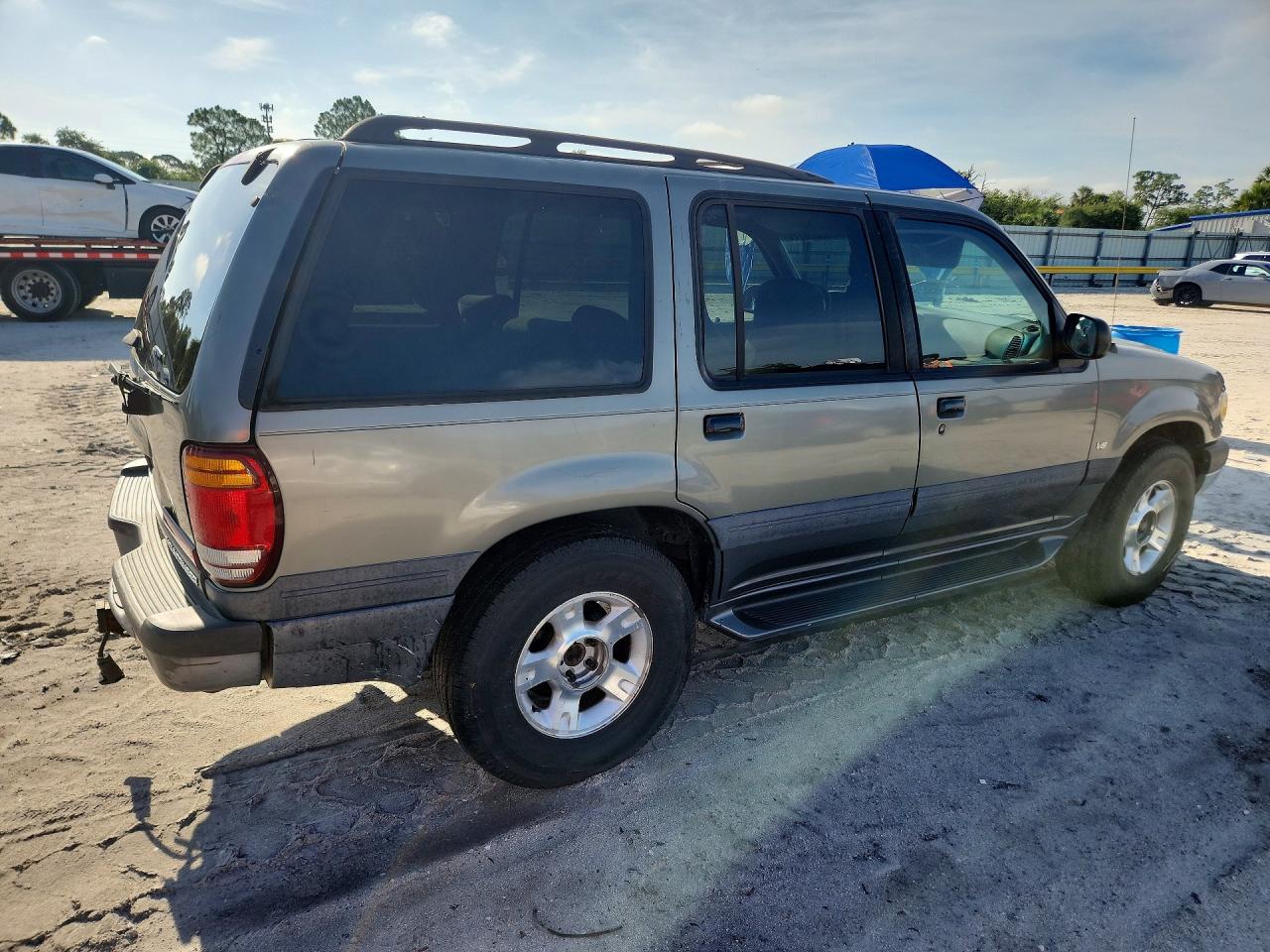 1999 Mercury Mountaineer Green vin: 4M2ZU52P1XUJ31129