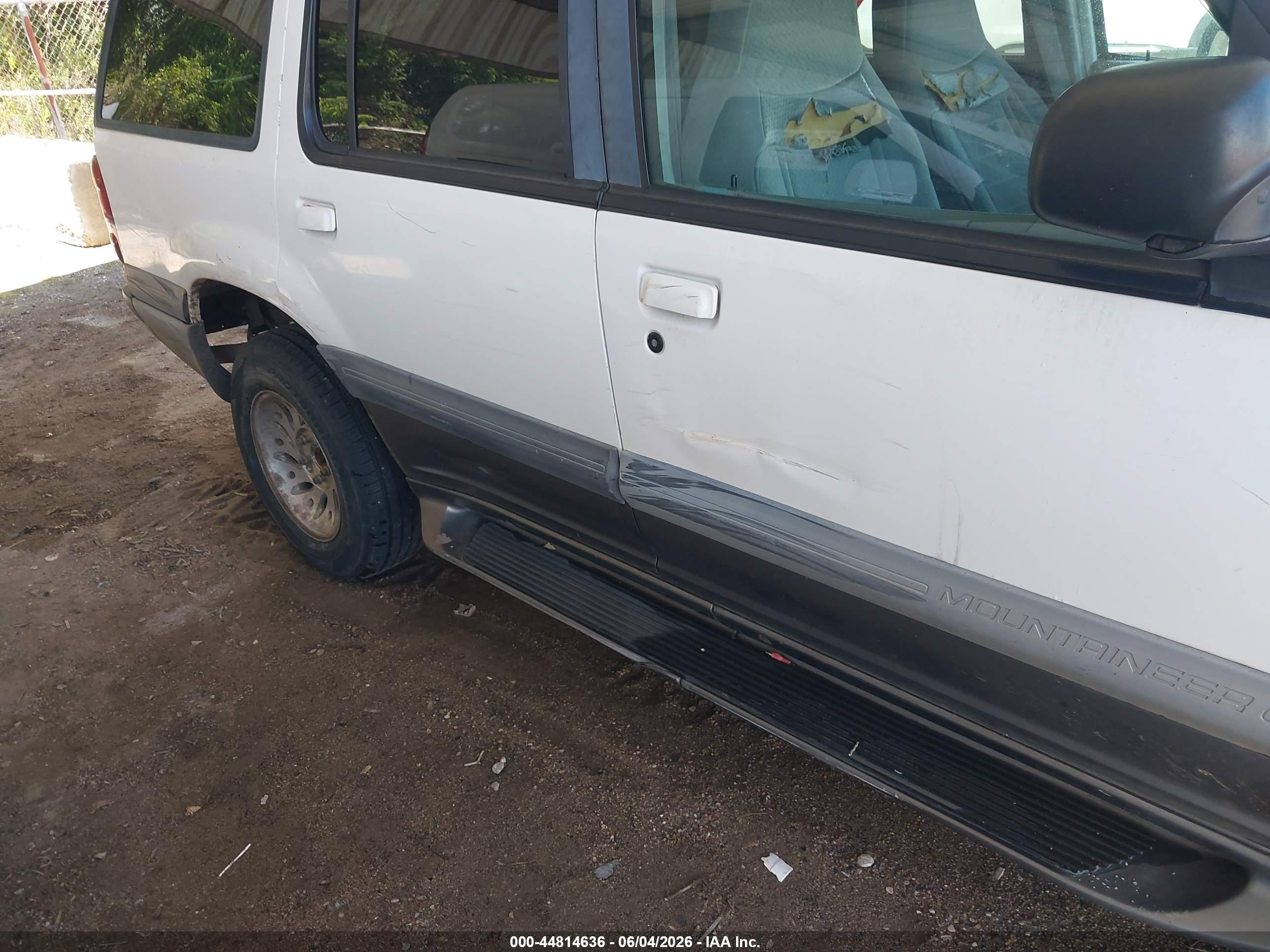 1998 Mercury Mountaineer   White vin: 4M2ZU52P2WUJ10272
