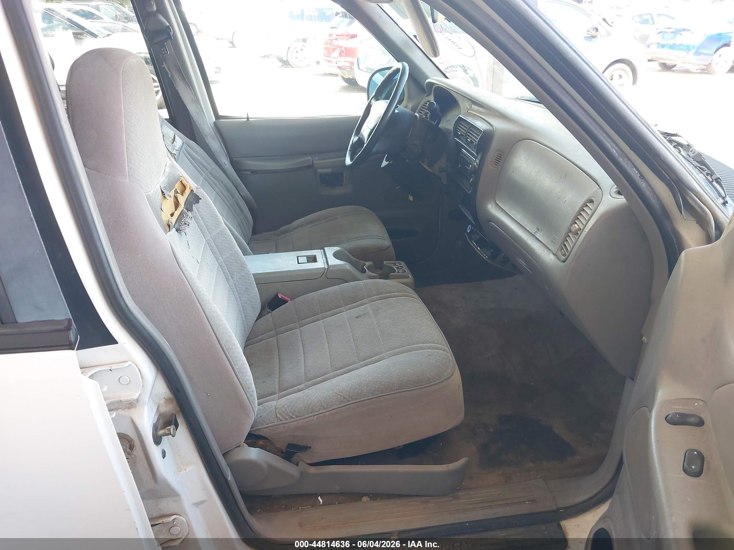1998 Mercury Mountaineer   White vin: 4M2ZU52P2WUJ10272