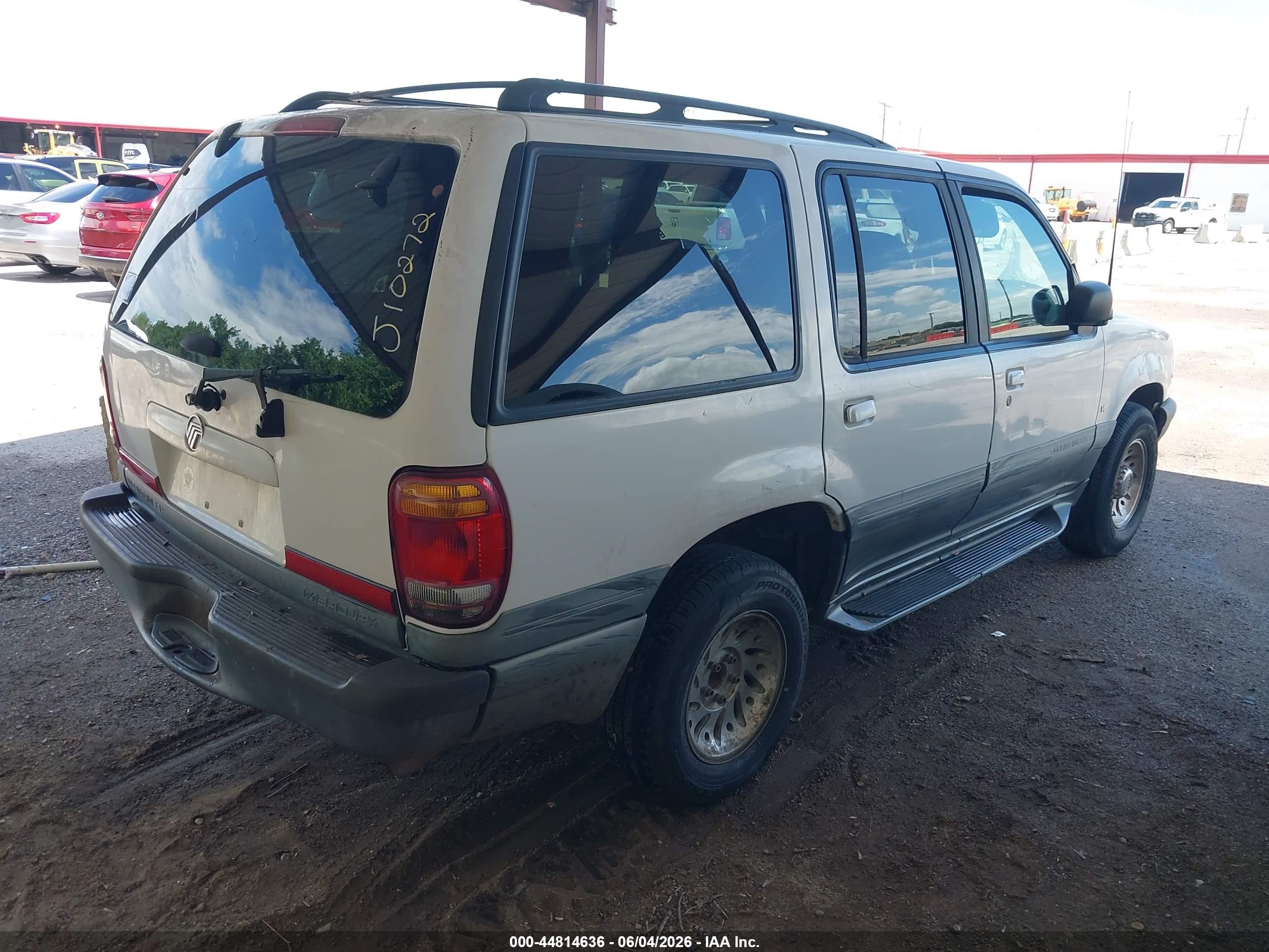 1998 Mercury Mountaineer   White vin: 4M2ZU52P2WUJ10272