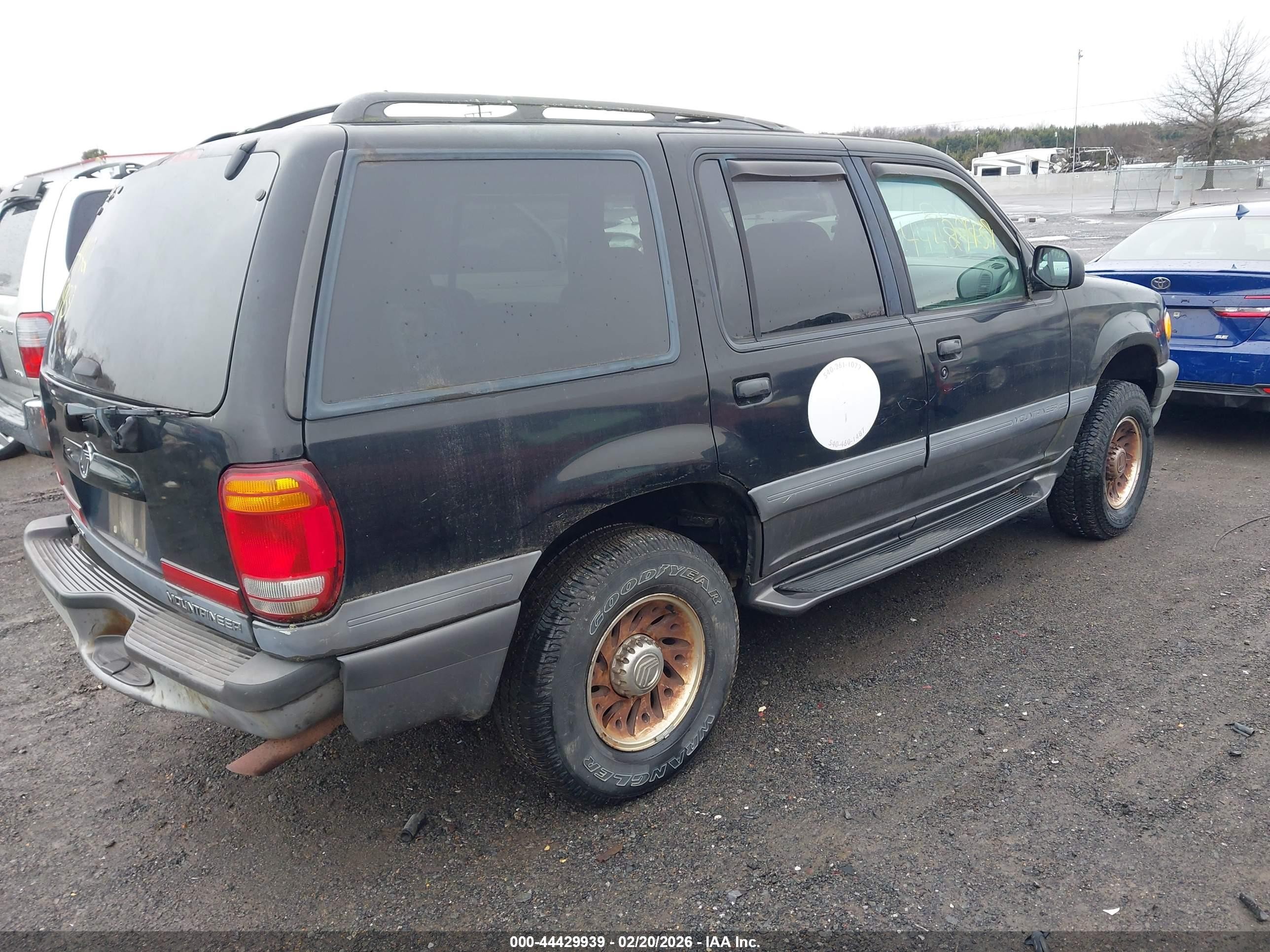 1999 Mercury Mountaineer   Черный vin: 4M2ZU54E0XUJ37872