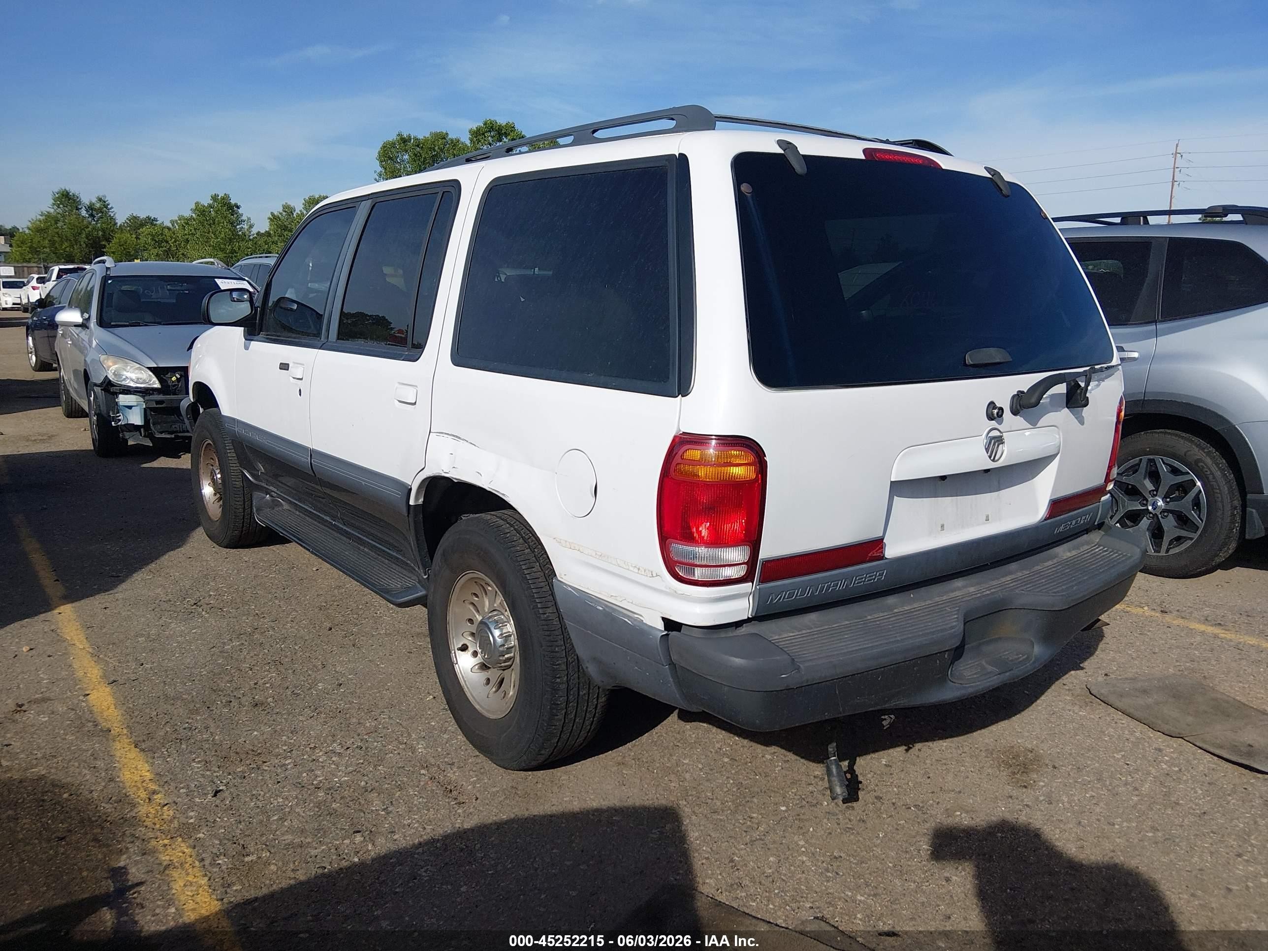 1998 Mercury Mountaineer   White vin: 4M2ZU54EXWUJ25002