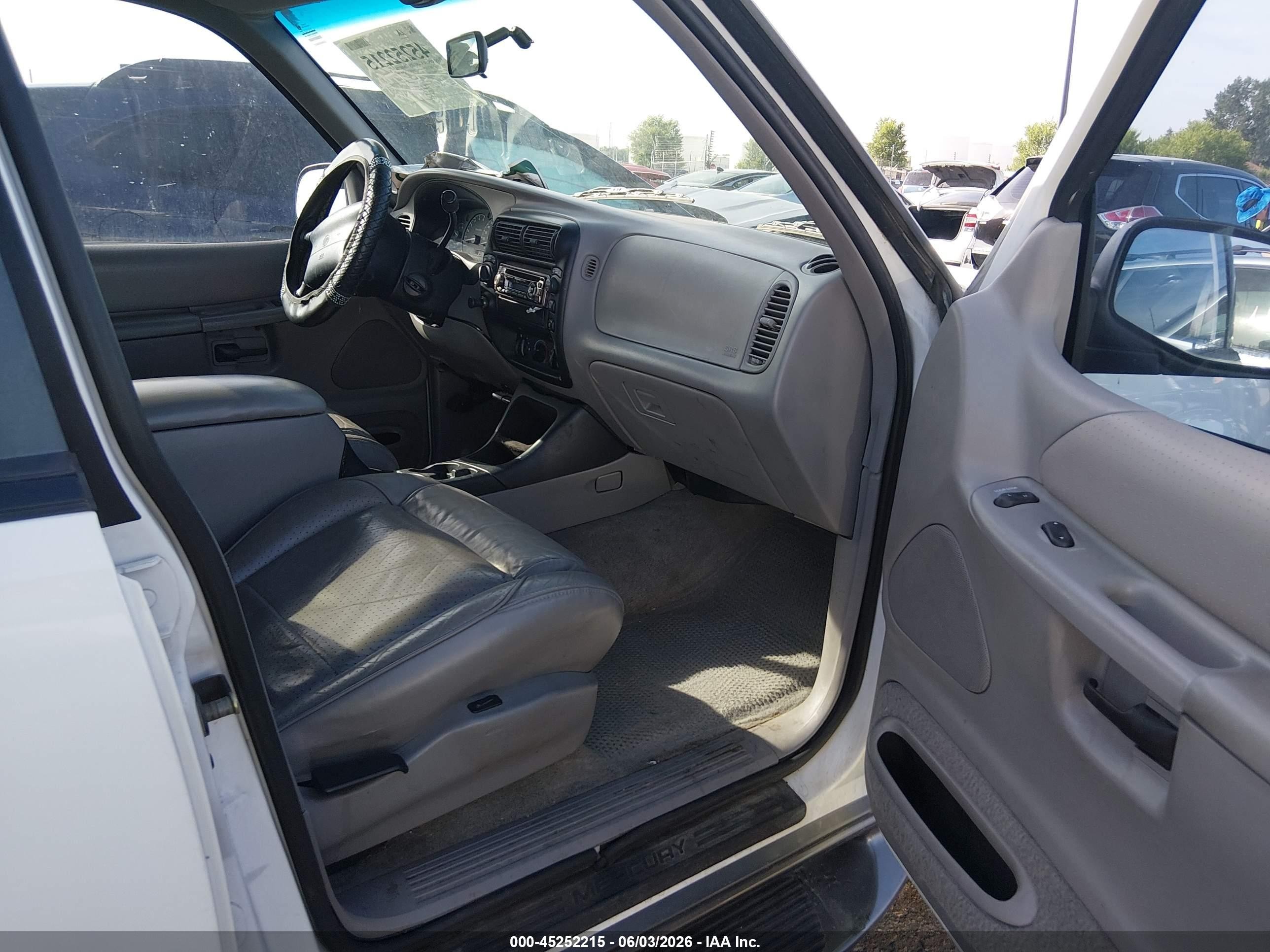 1998 Mercury Mountaineer   White vin: 4M2ZU54EXWUJ25002
