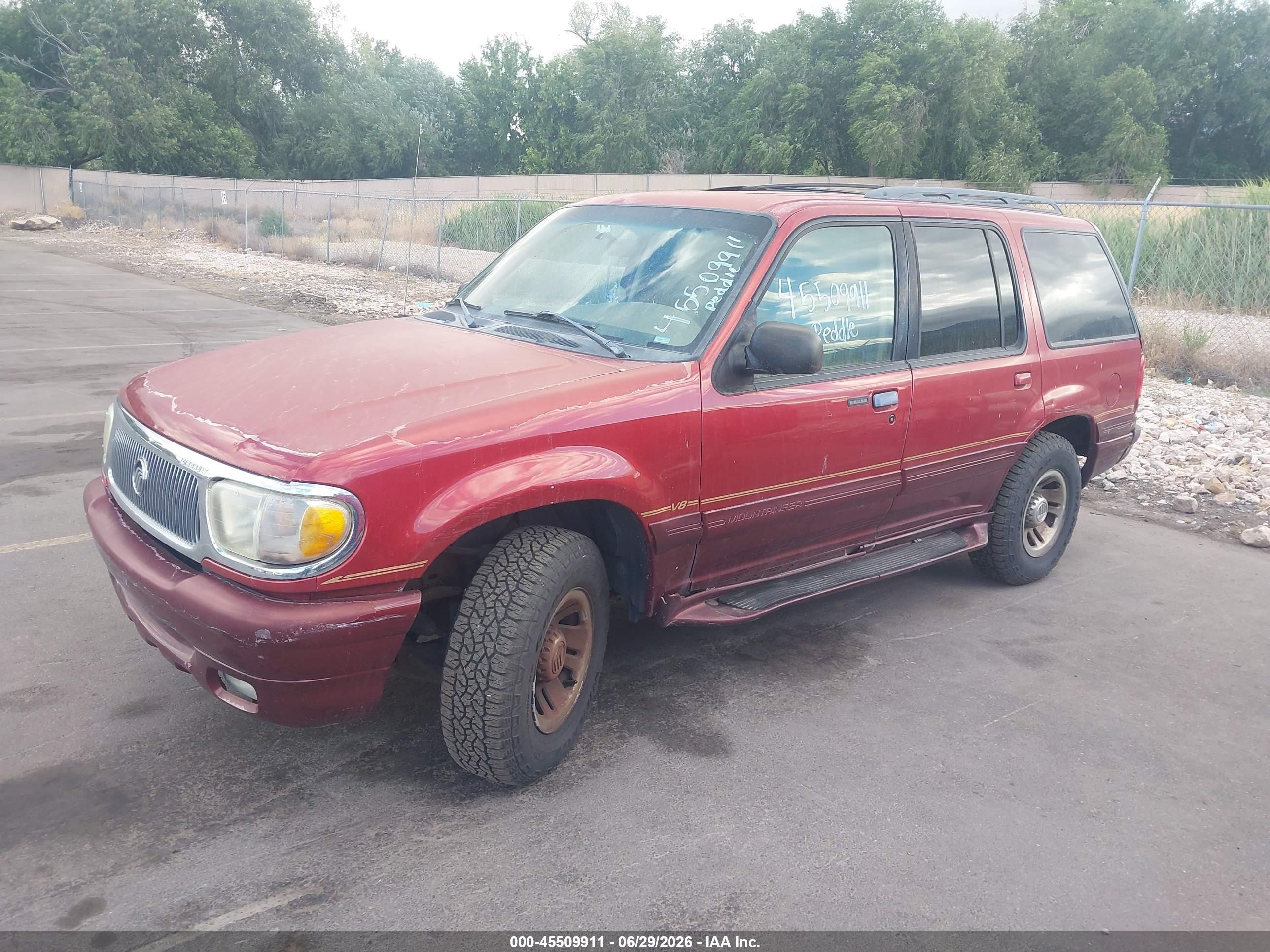 1998 Mercury Mountaineer   Maroon vin: 4M2ZU55P6WUJ38426