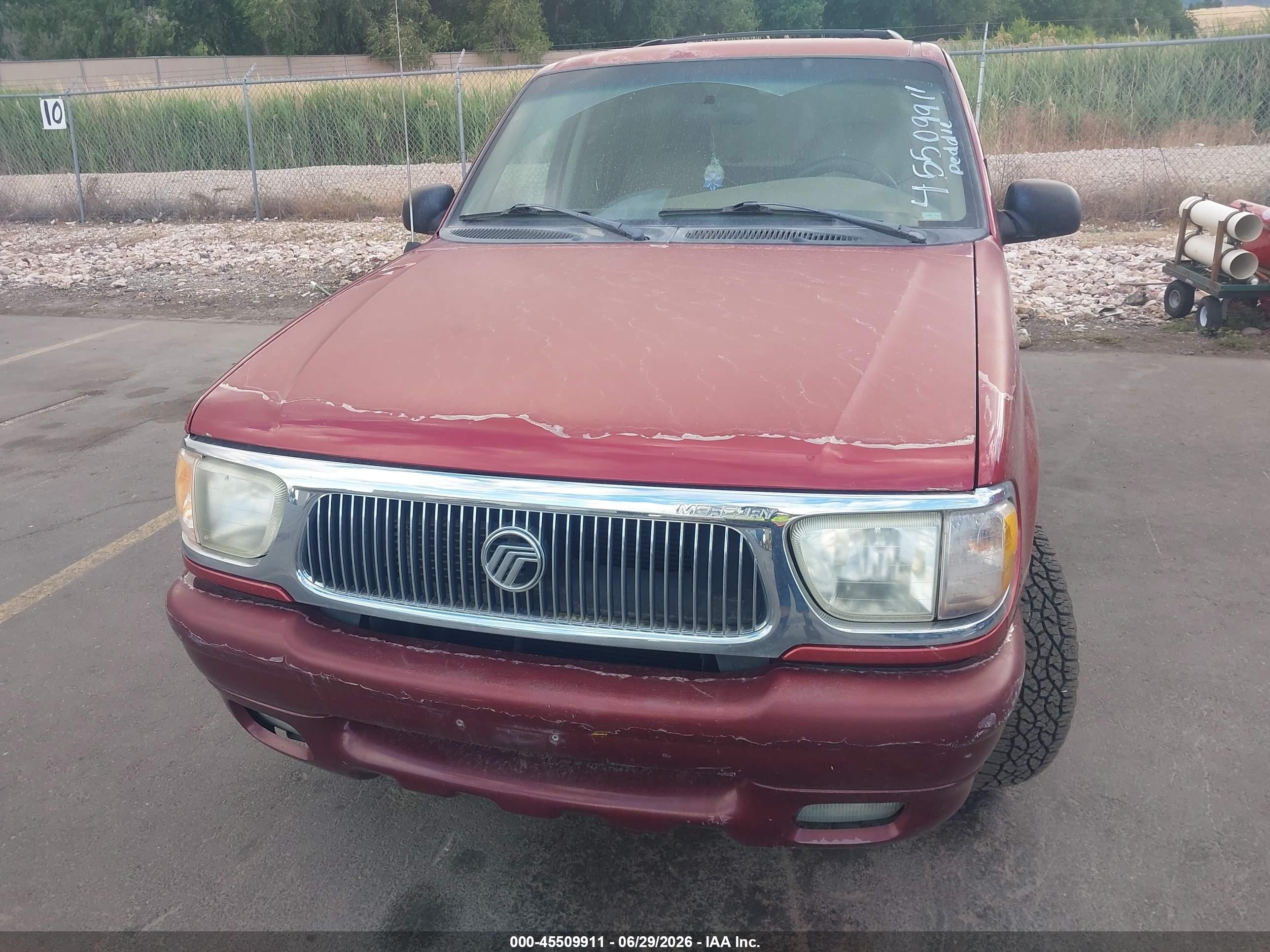 1998 Mercury Mountaineer   Maroon vin: 4M2ZU55P6WUJ38426