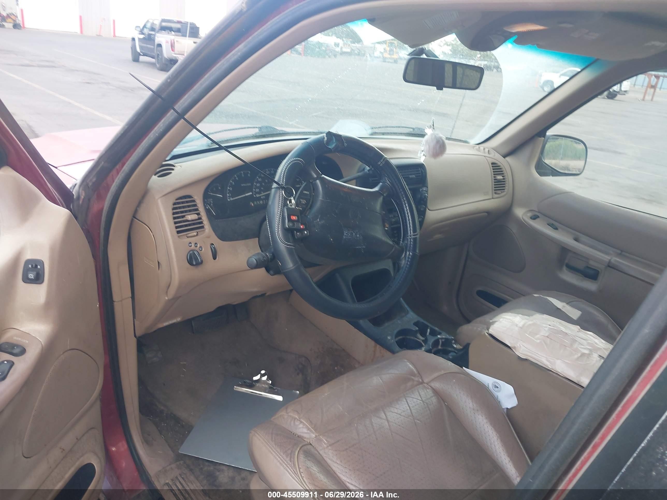 1998 Mercury Mountaineer   Maroon vin: 4M2ZU55P6WUJ38426