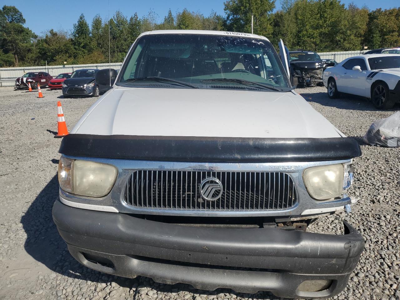 1999 Mercury Mountaineer White vin: 4M2ZU55P8XUJ39871