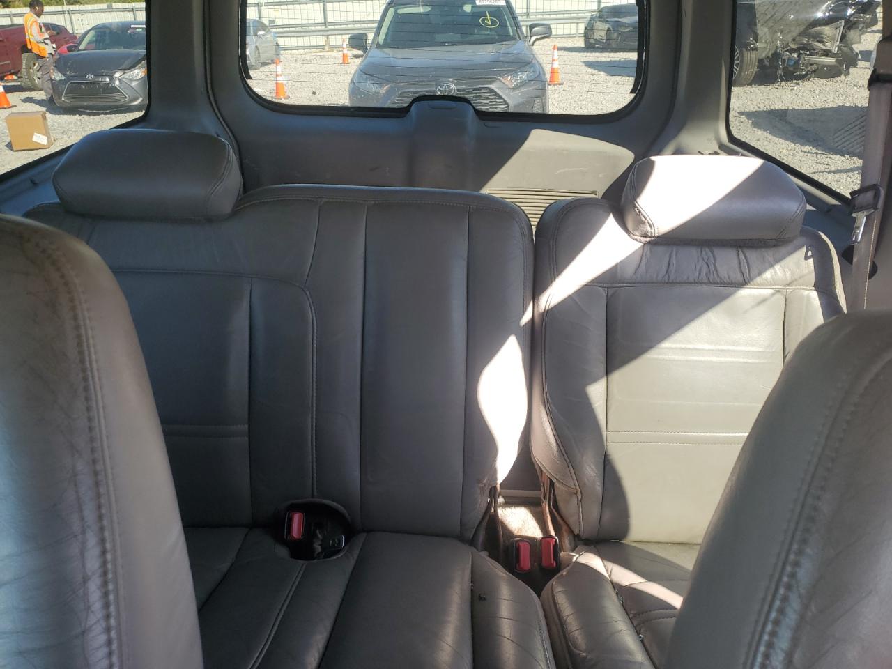 1999 Mercury Mountaineer White vin: 4M2ZU55P8XUJ39871