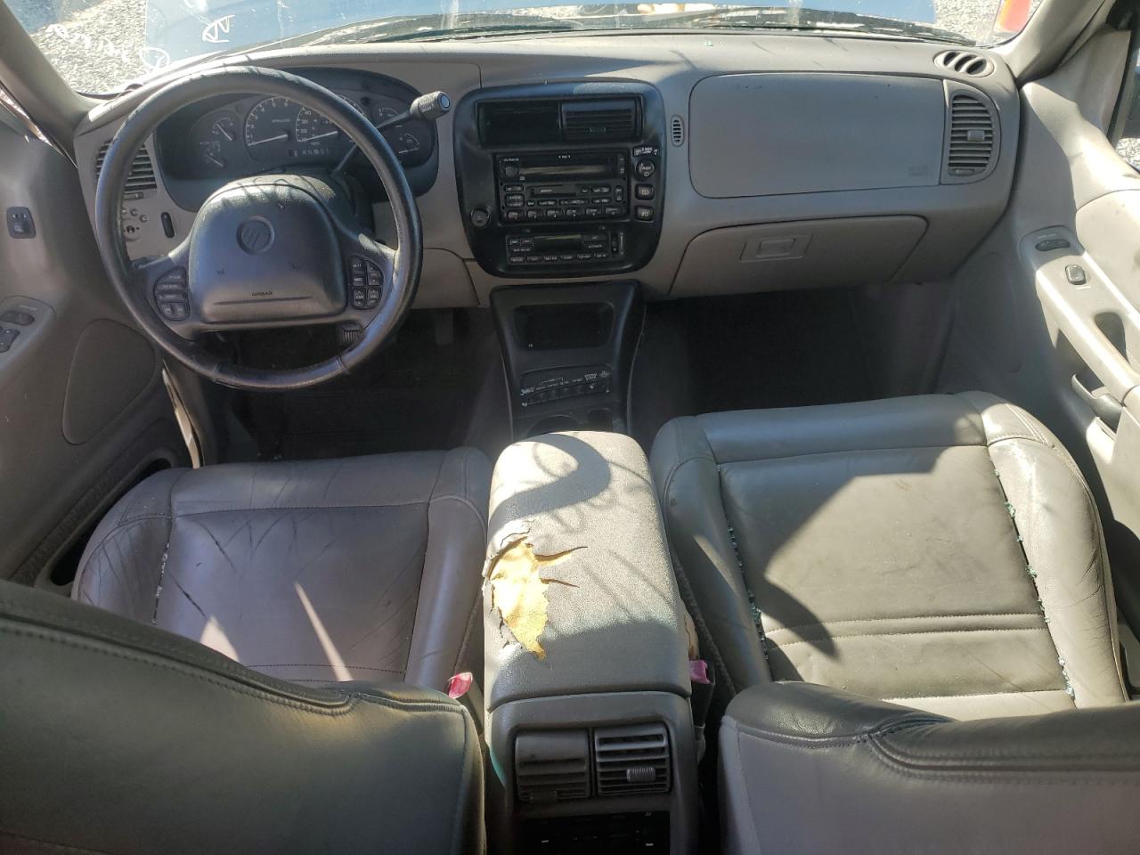 1999 Mercury Mountaineer White vin: 4M2ZU55P8XUJ39871