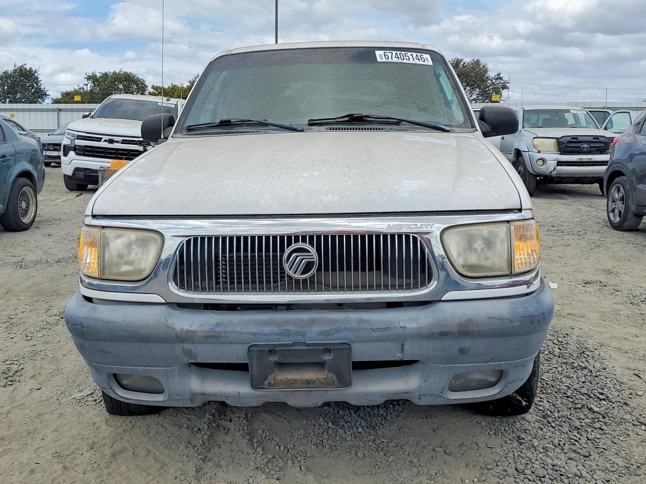 2000 Mercury Mountaineer White vin: 4M2ZU66E2YUJ28501