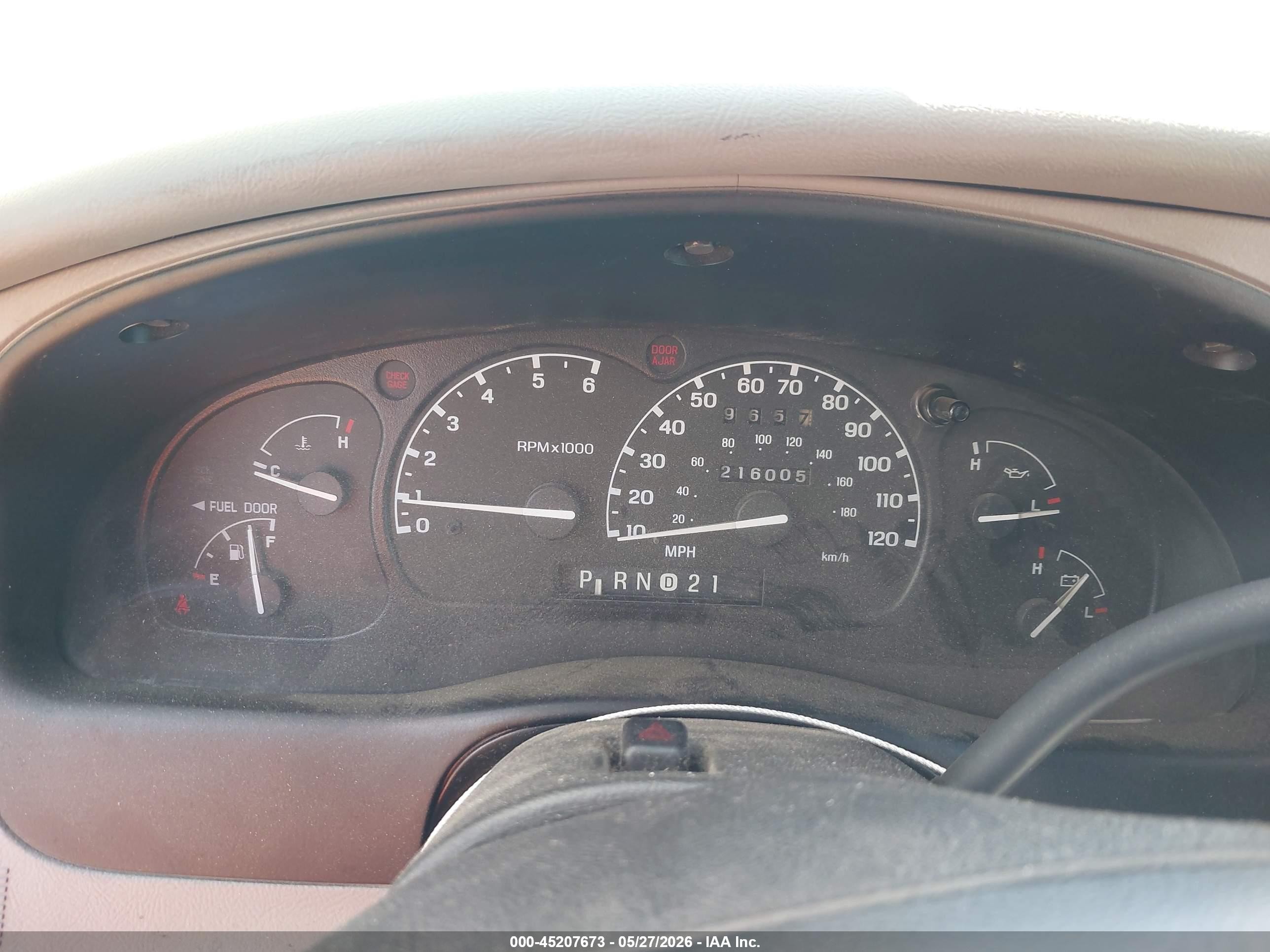 2000 Mercury Mountaineer   White vin: 4M2ZU66E3YUJ14509