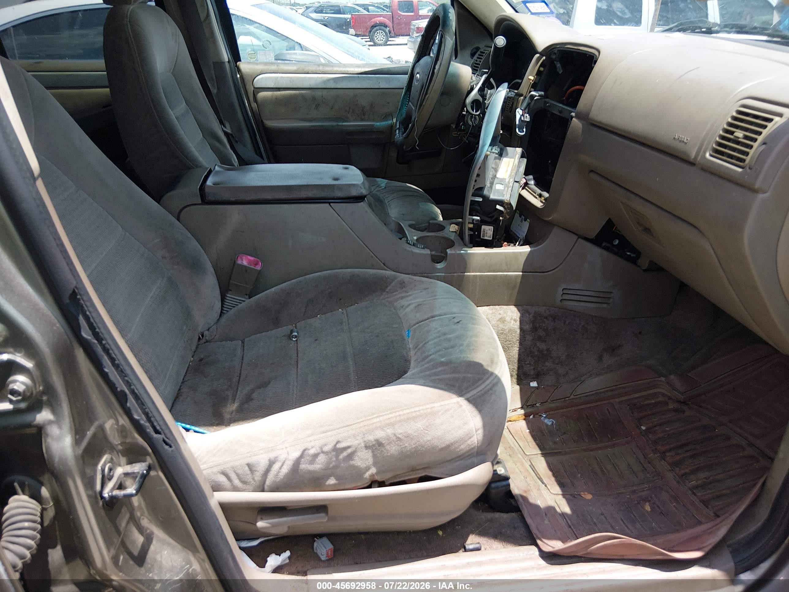 2002 Mercury Mountaineer   Gray vin: 4M2ZU66K12ZJ38579