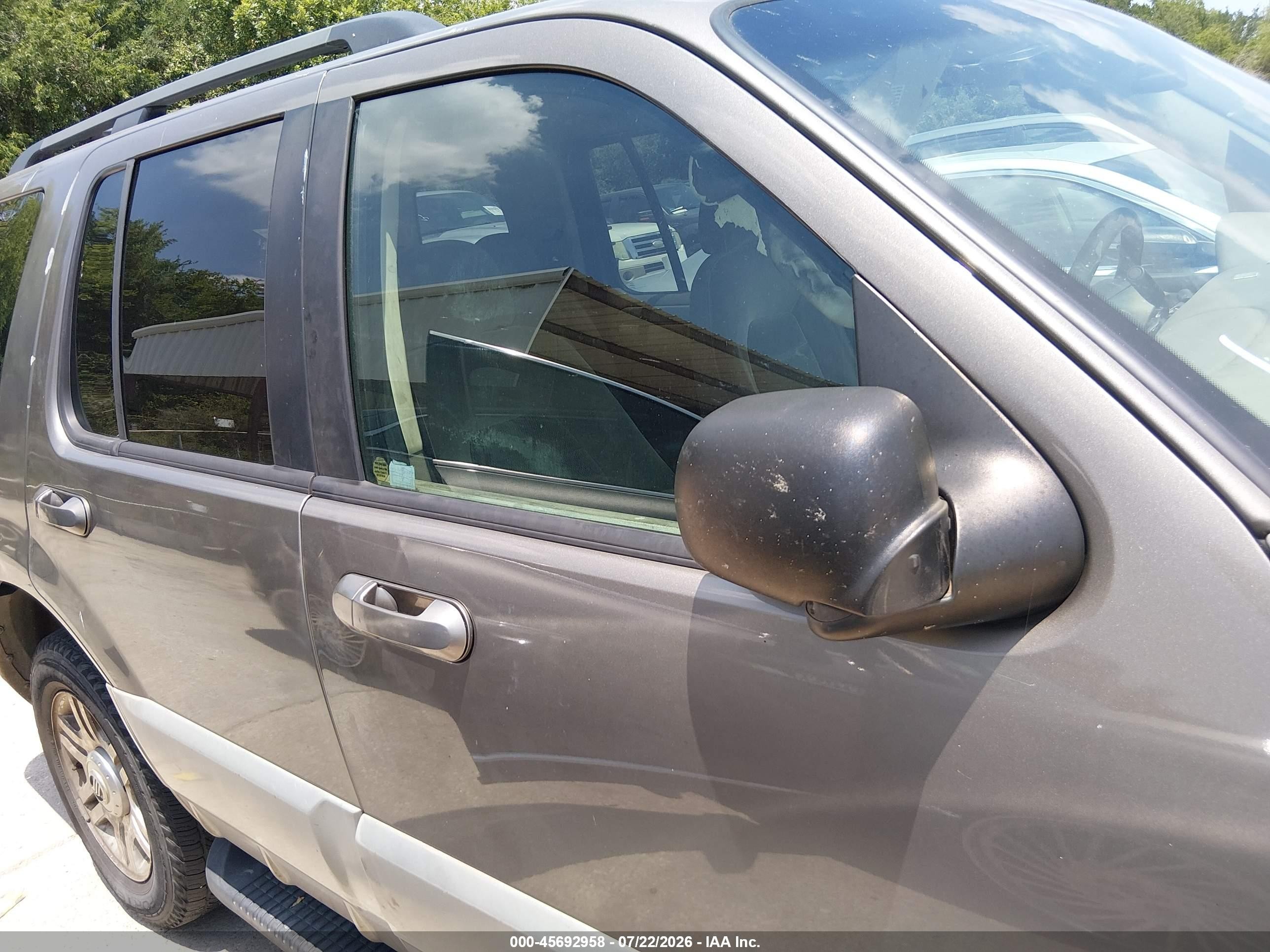 2002 Mercury Mountaineer   Gray vin: 4M2ZU66K12ZJ38579