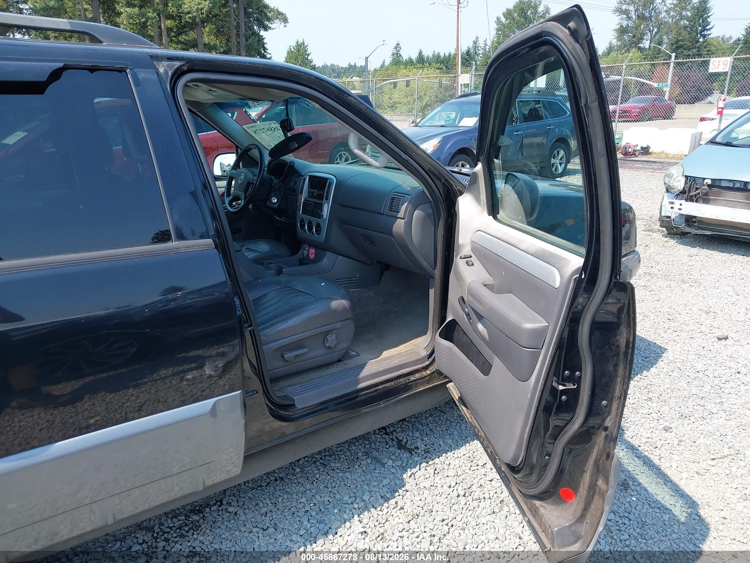 2002 Mercury Mountaineer   Черный vin: 4M2ZU66K32ZJ42438