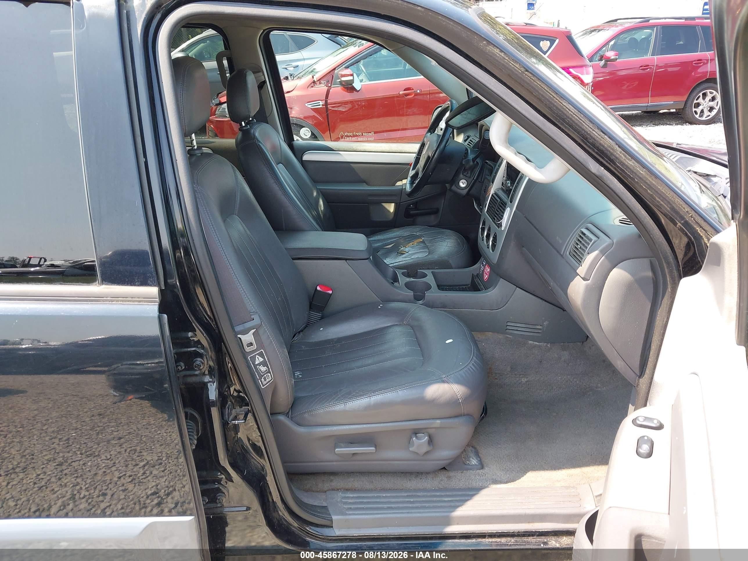 2002 Mercury Mountaineer   Черный vin: 4M2ZU66K32ZJ42438