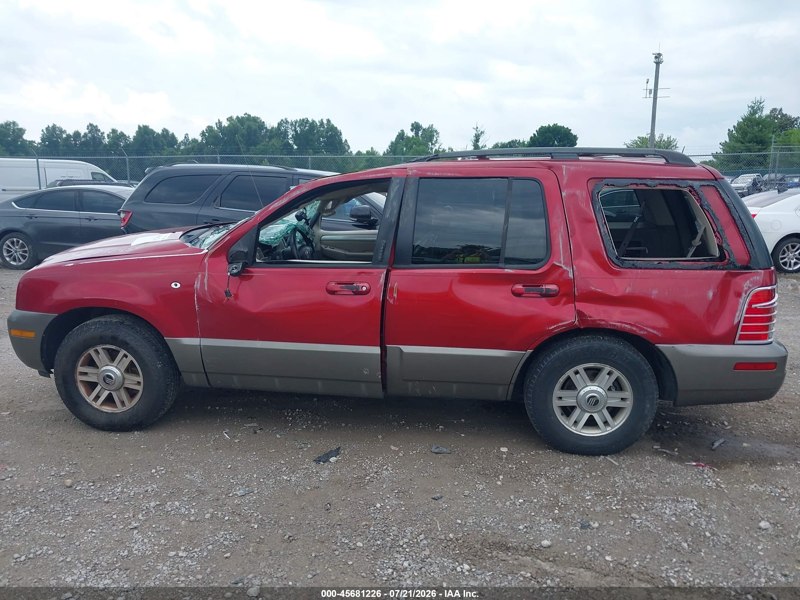 2003 Mercury Mountaineer   Red vin: 4M2ZU66K33UJ09745