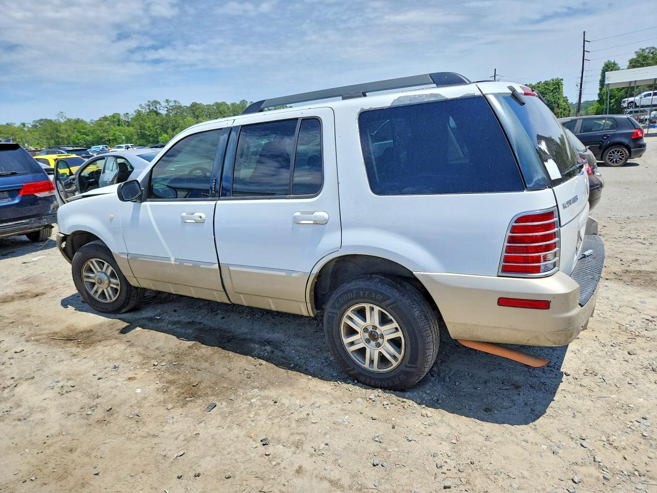 2005 Mercury Mountaineer White vin: 4M2ZU66K75UJ04745
