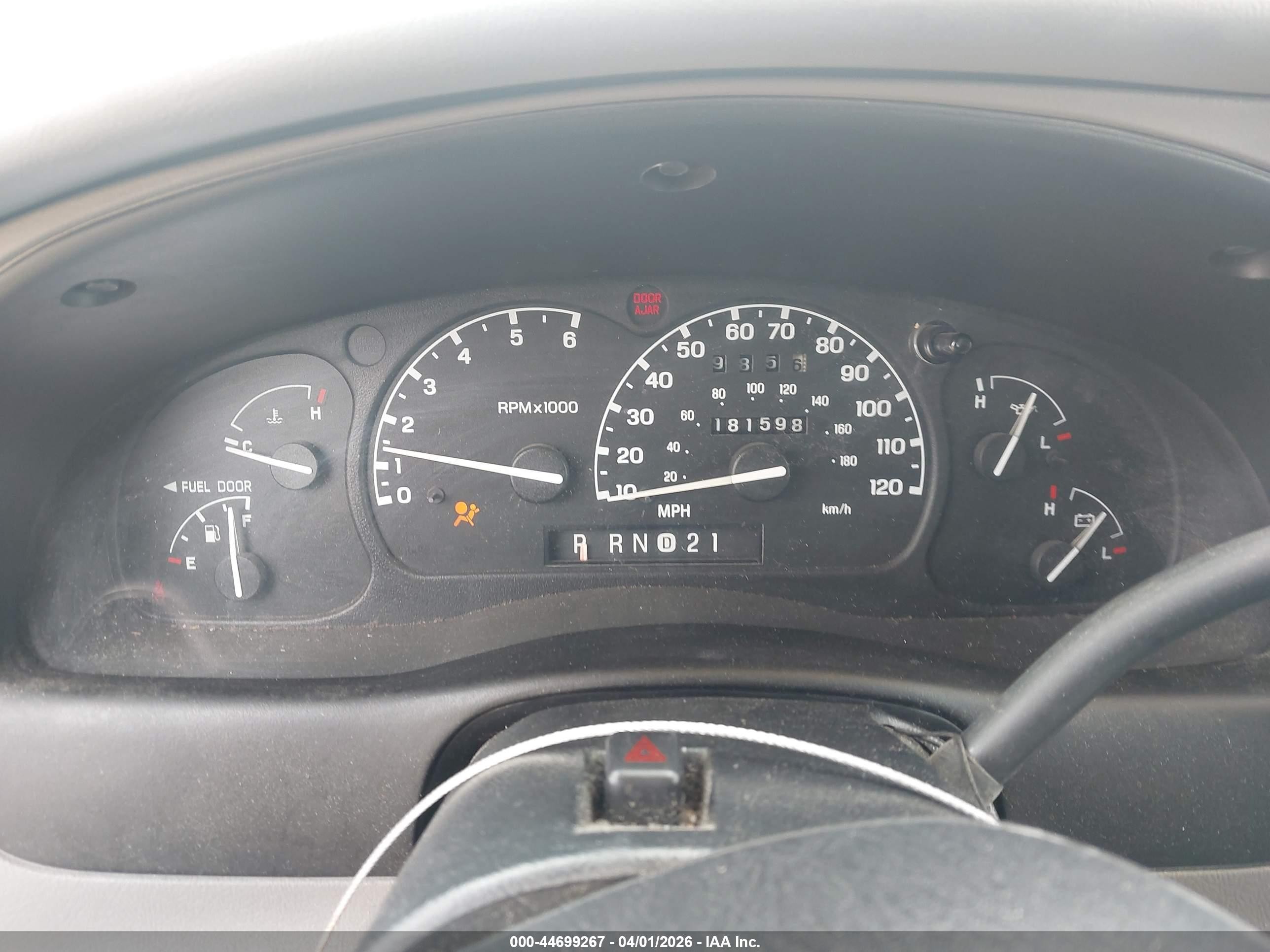 2001 Mercury Mountaineer   Белый vin: 4M2ZU66P11UJ07551
