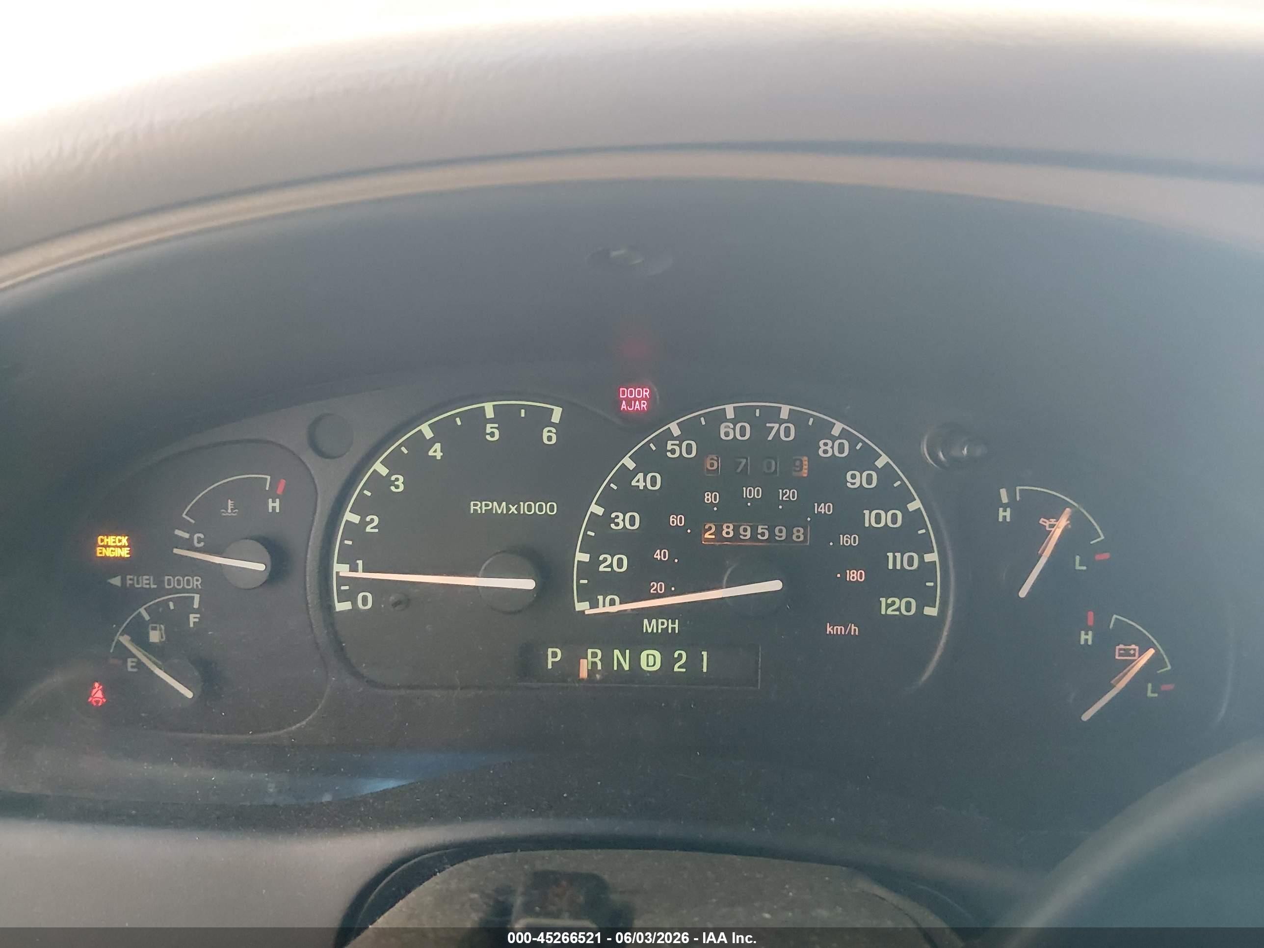 2000 Mercury Mountaineer   Blue vin: 4M2ZU76E2YUJ39911