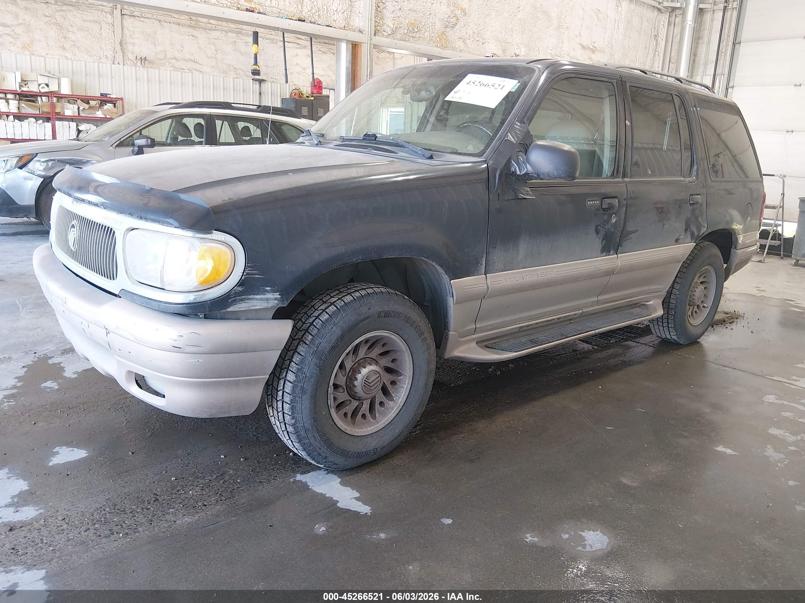 2000 Mercury Mountaineer   Blue vin: 4M2ZU76E2YUJ39911