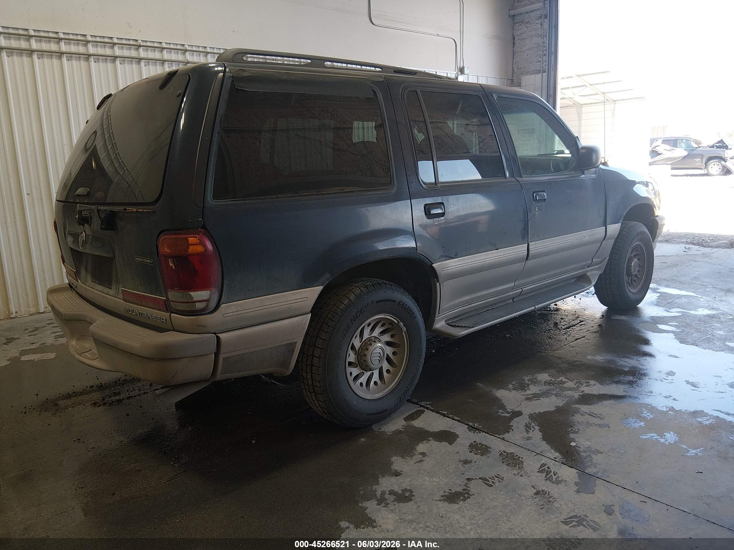2000 Mercury Mountaineer   Blue vin: 4M2ZU76E2YUJ39911