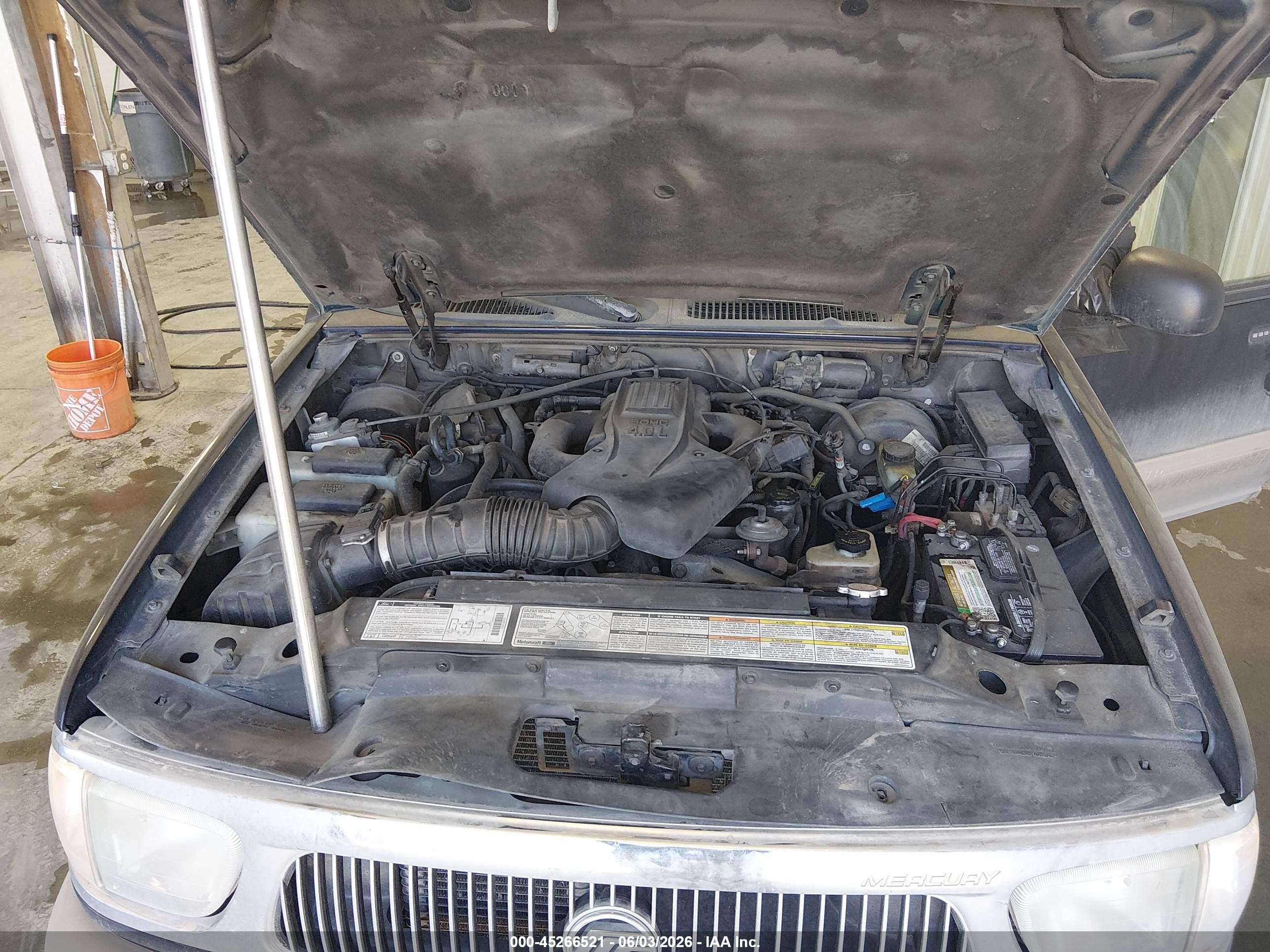 2000 Mercury Mountaineer   Blue vin: 4M2ZU76E2YUJ39911