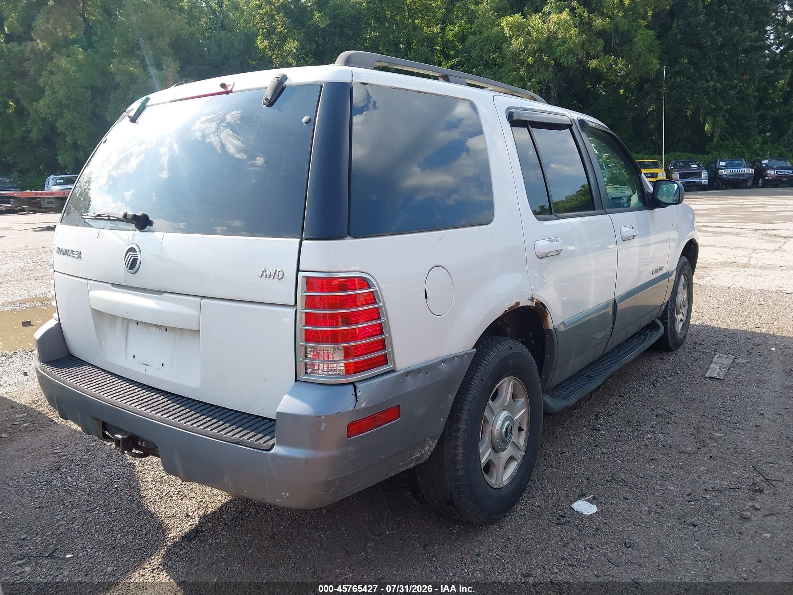 2002 Mercury Mountaineer   White vin: 4M2ZU86E42ZJ29185