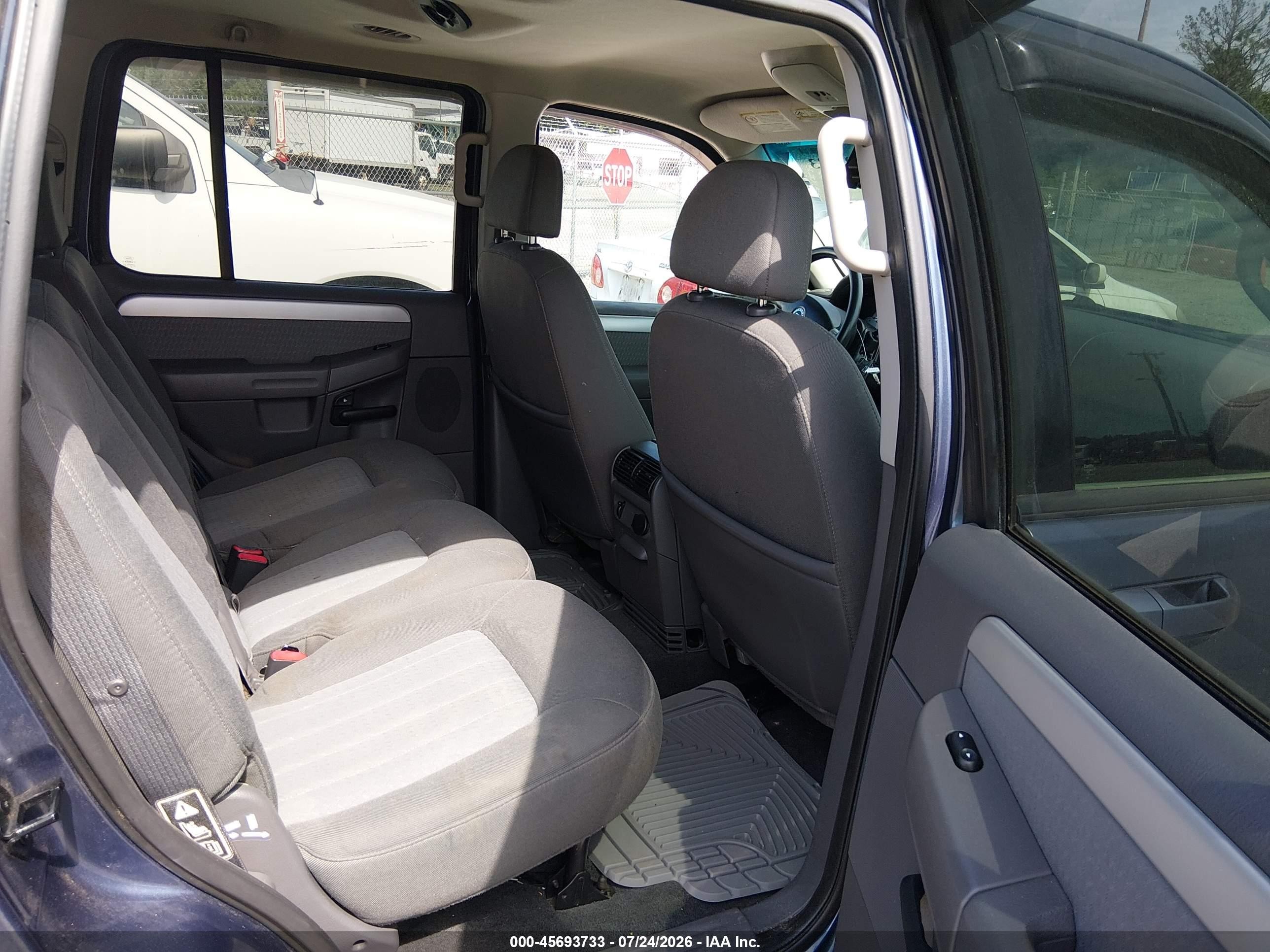 2002 Mercury Mountaineer Blue vin: 4M2ZU86E62ZJ28880