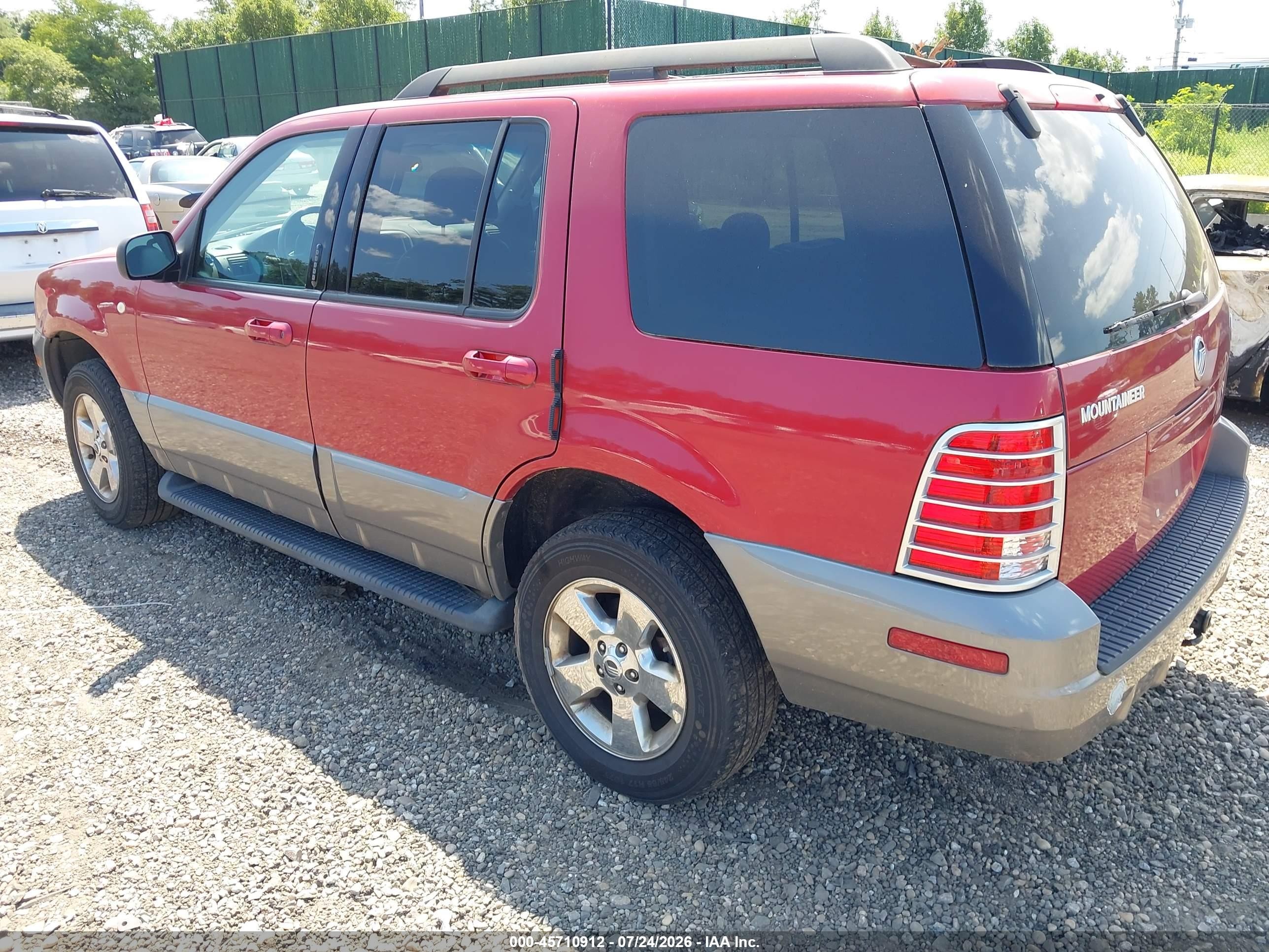 2005 Mercury Mountaineer   Red vin: 4M2ZU86E65UA04676