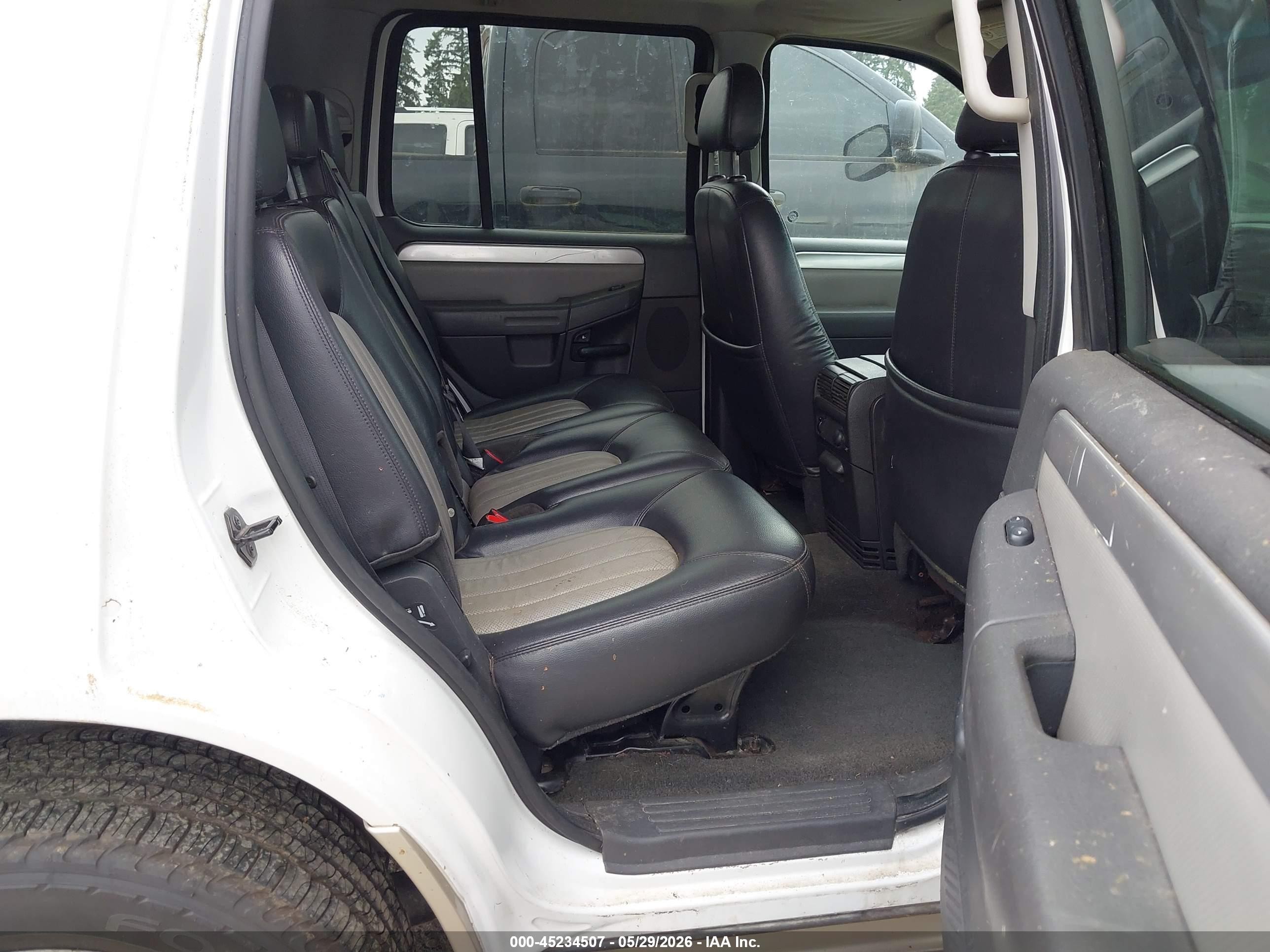 2004 Mercury Mountaineer   Белый vin: 4M2ZU86E74ZJ42550