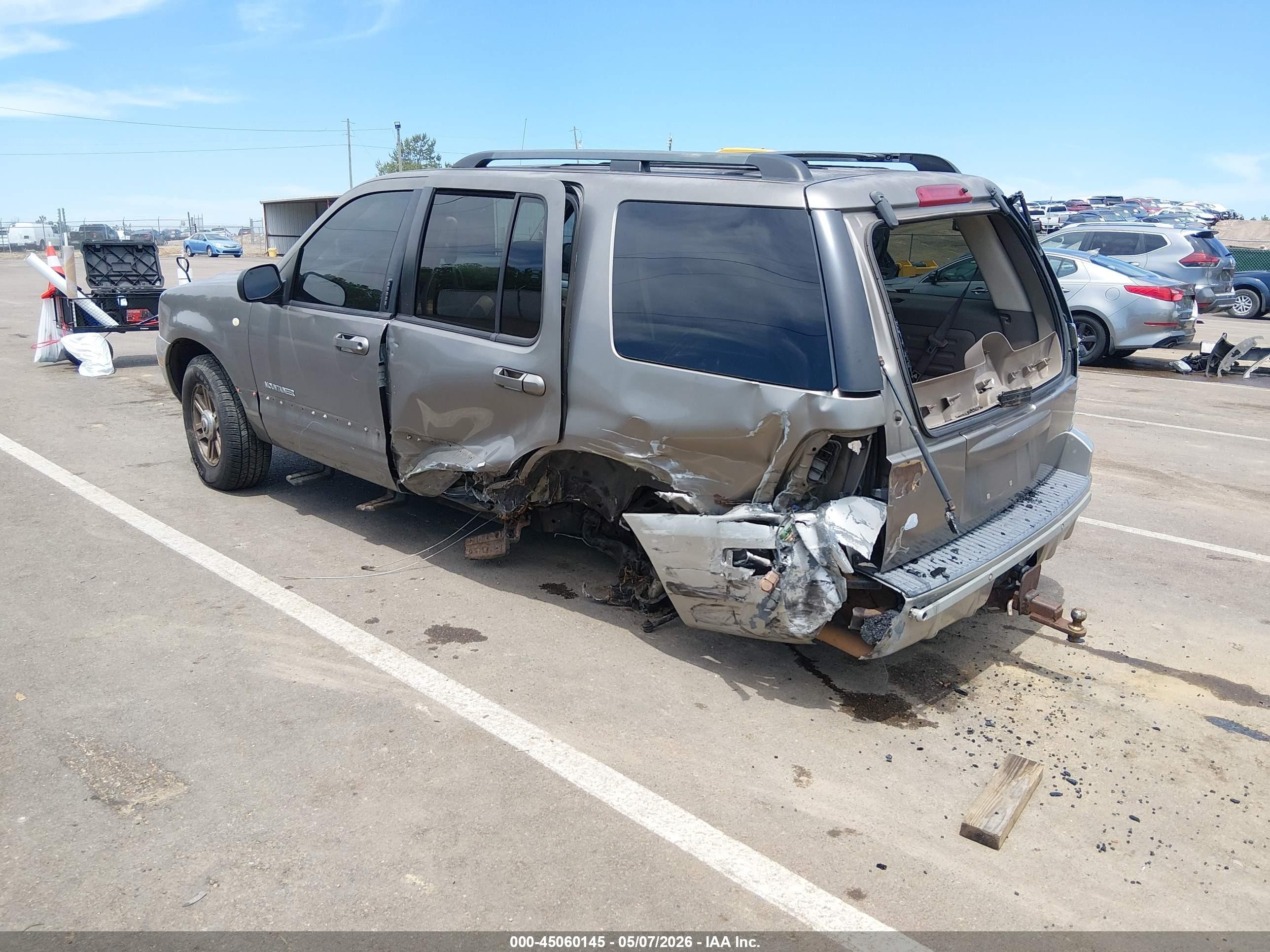 2002 Mercury Mountaineer   Бежевый vin: 4M2ZU86E92ZJ20661