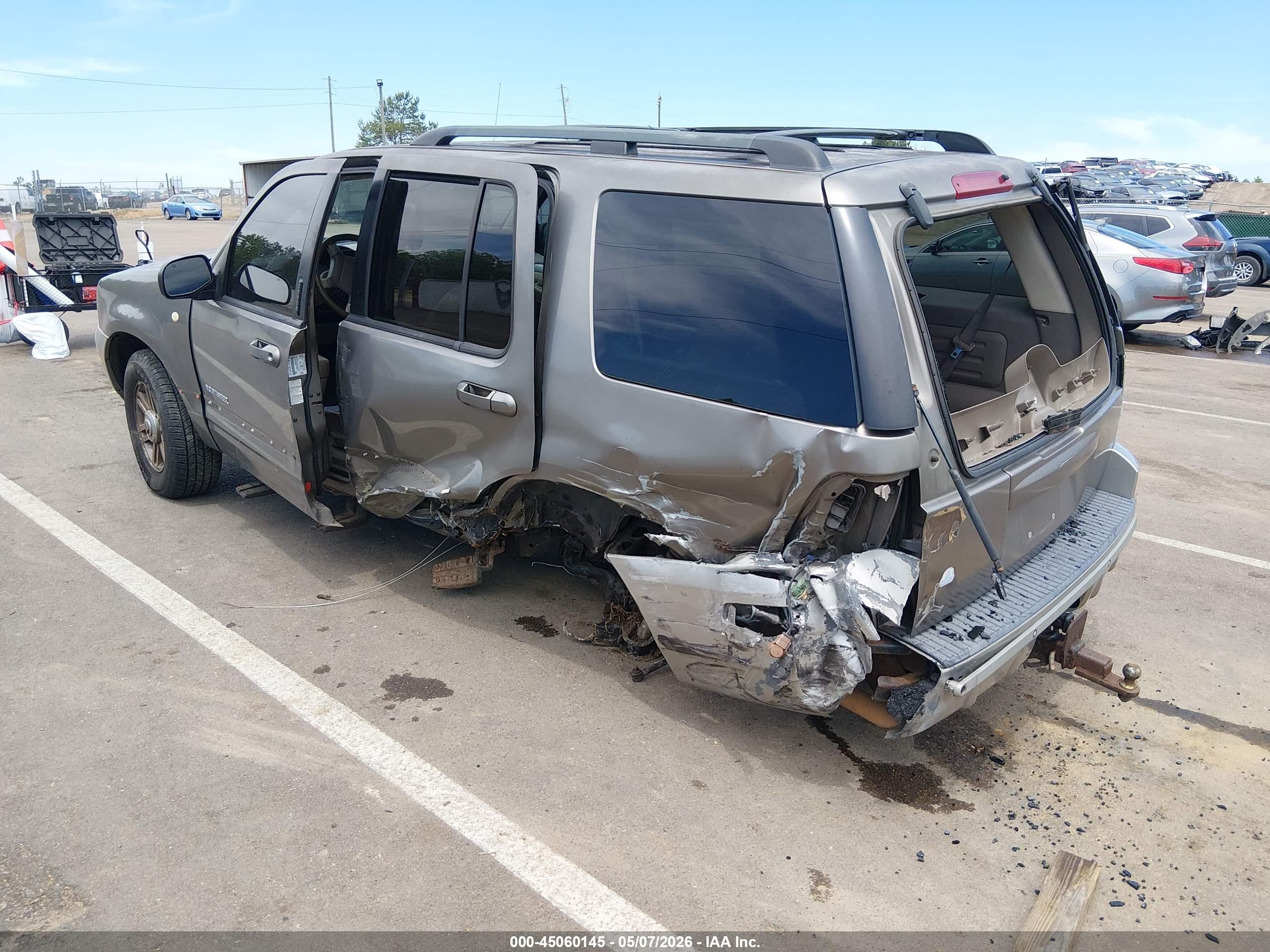 2002 Mercury Mountaineer   Бежевый vin: 4M2ZU86E92ZJ20661