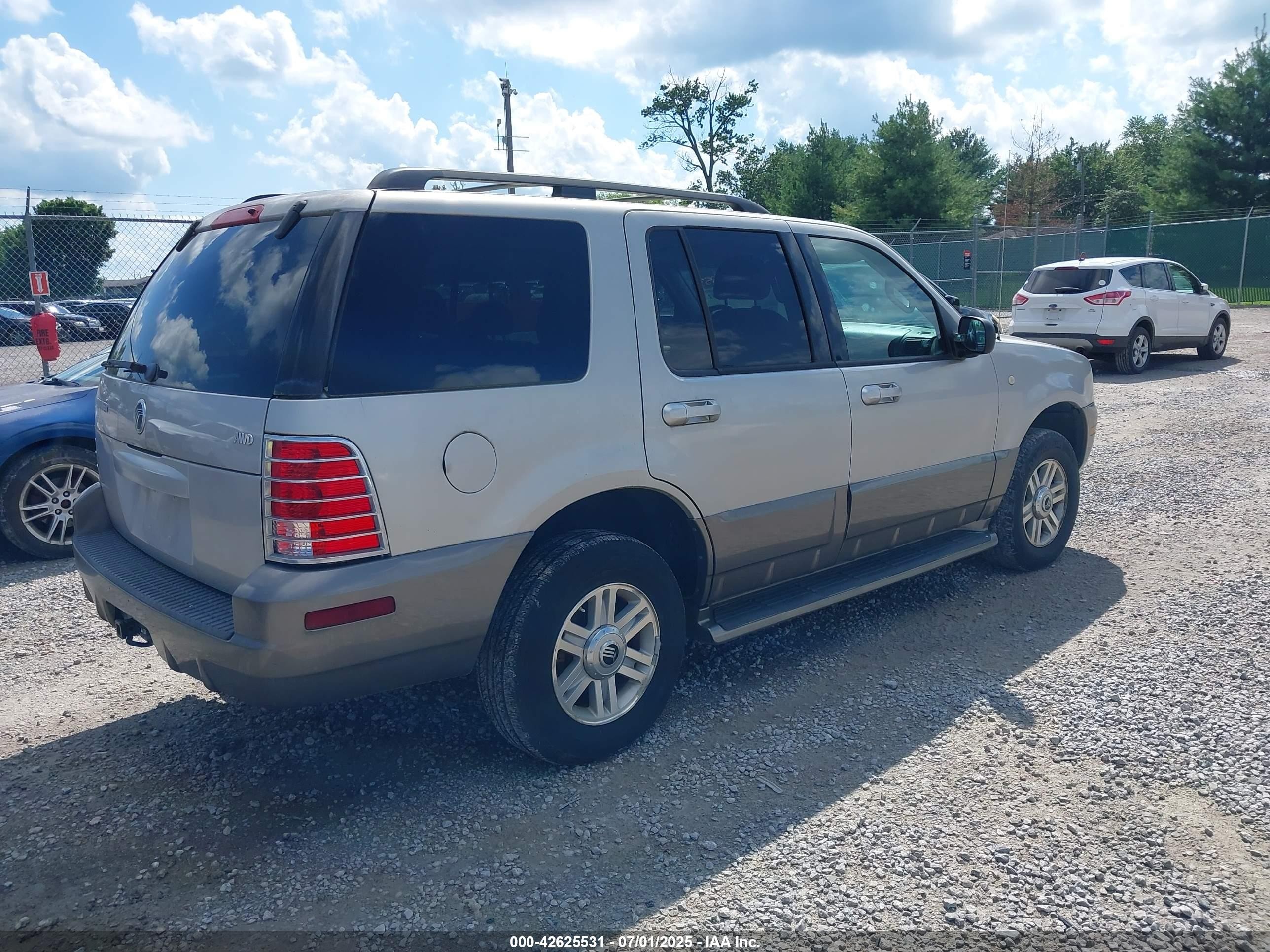 2004 Mercury Mountaineer   Silver vin: 4M2ZU86K34ZJ13732