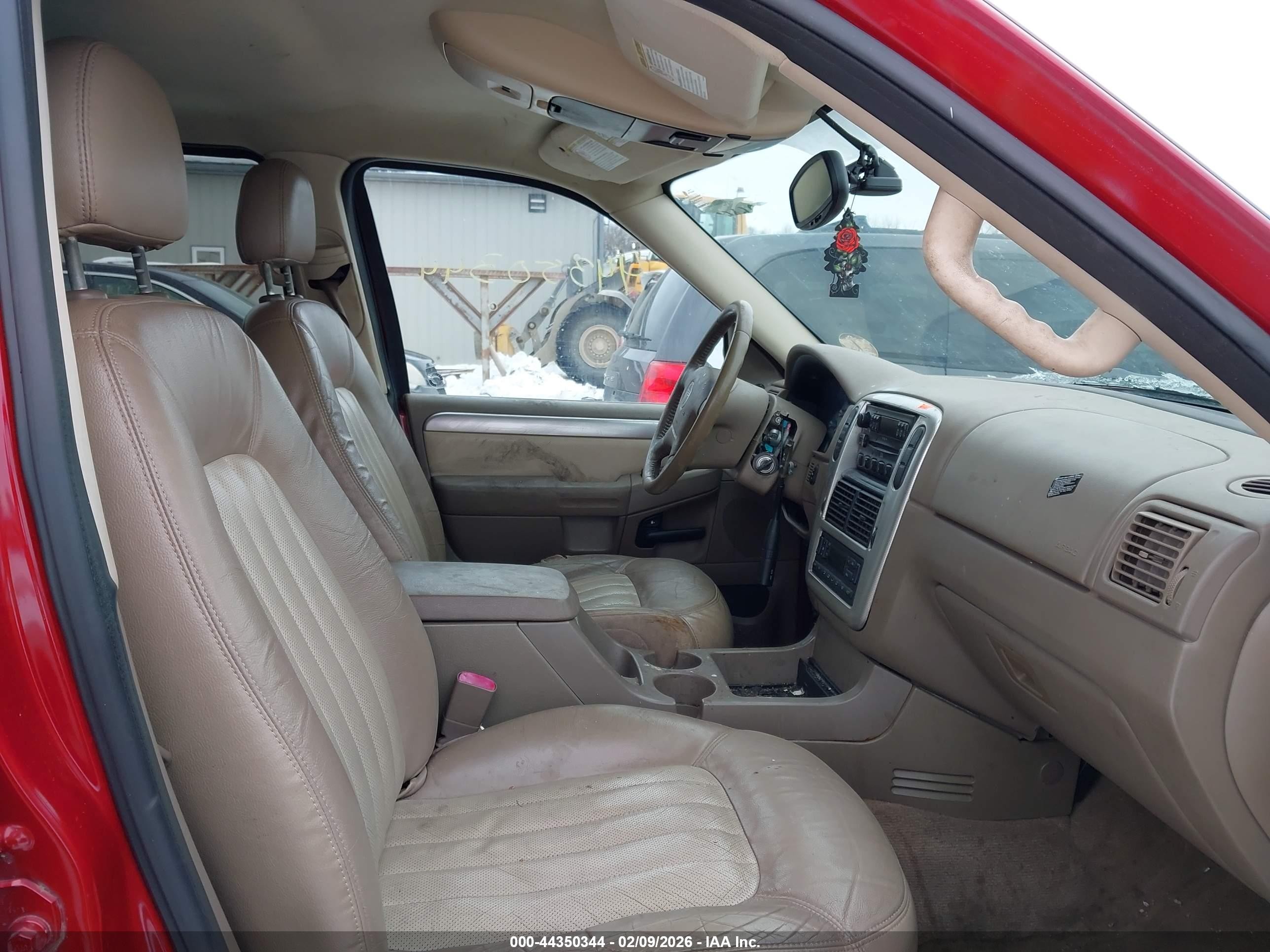 2004 Mercury Mountaineer   Maroon vin: 4M2ZU86K44ZJ39207