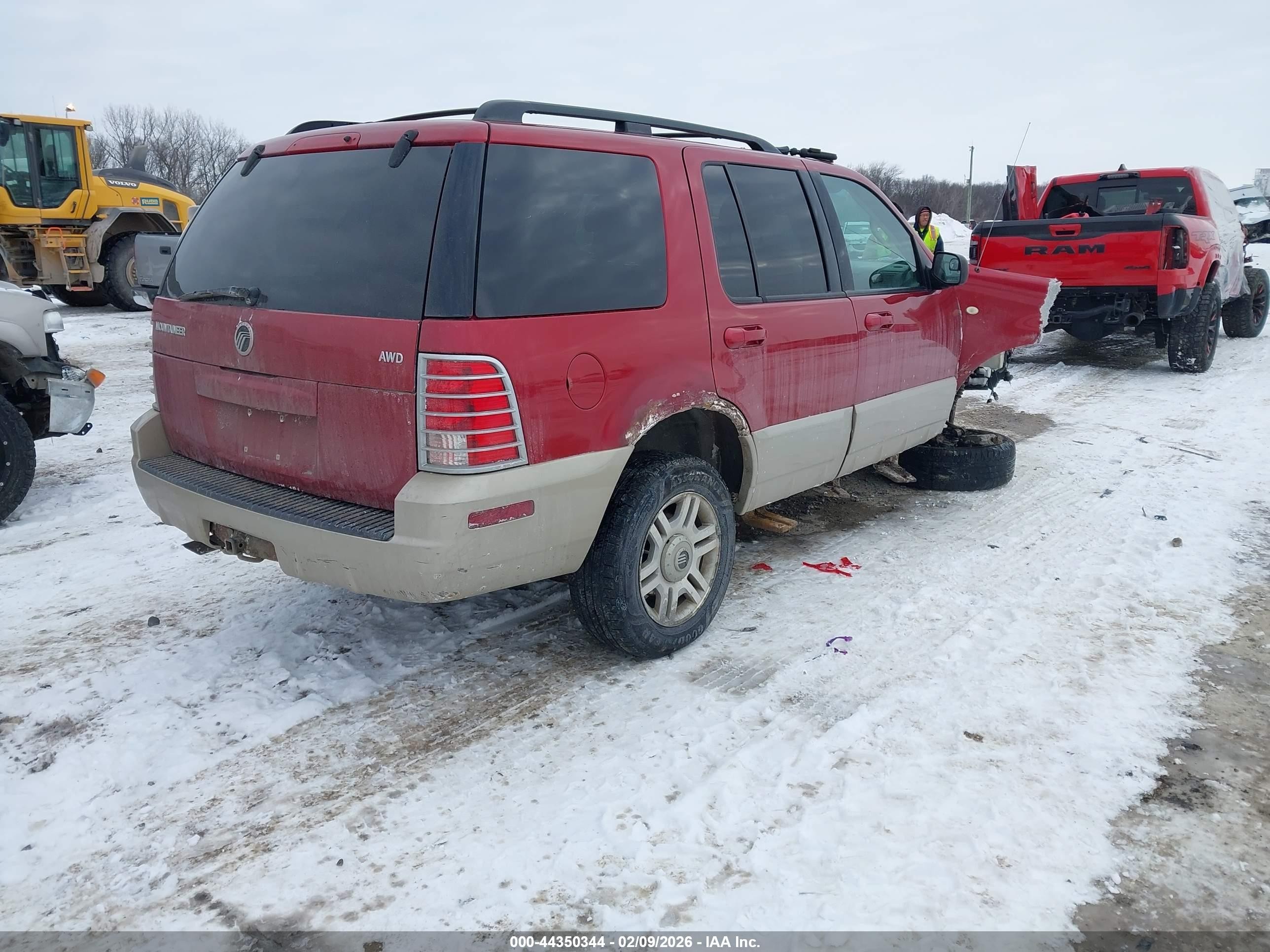 2004 Mercury Mountaineer   Maroon vin: 4M2ZU86K44ZJ39207