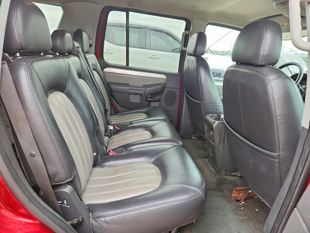 2005 Mercury Mountaineer Red vin: 4M2ZU86K85ZJ20984