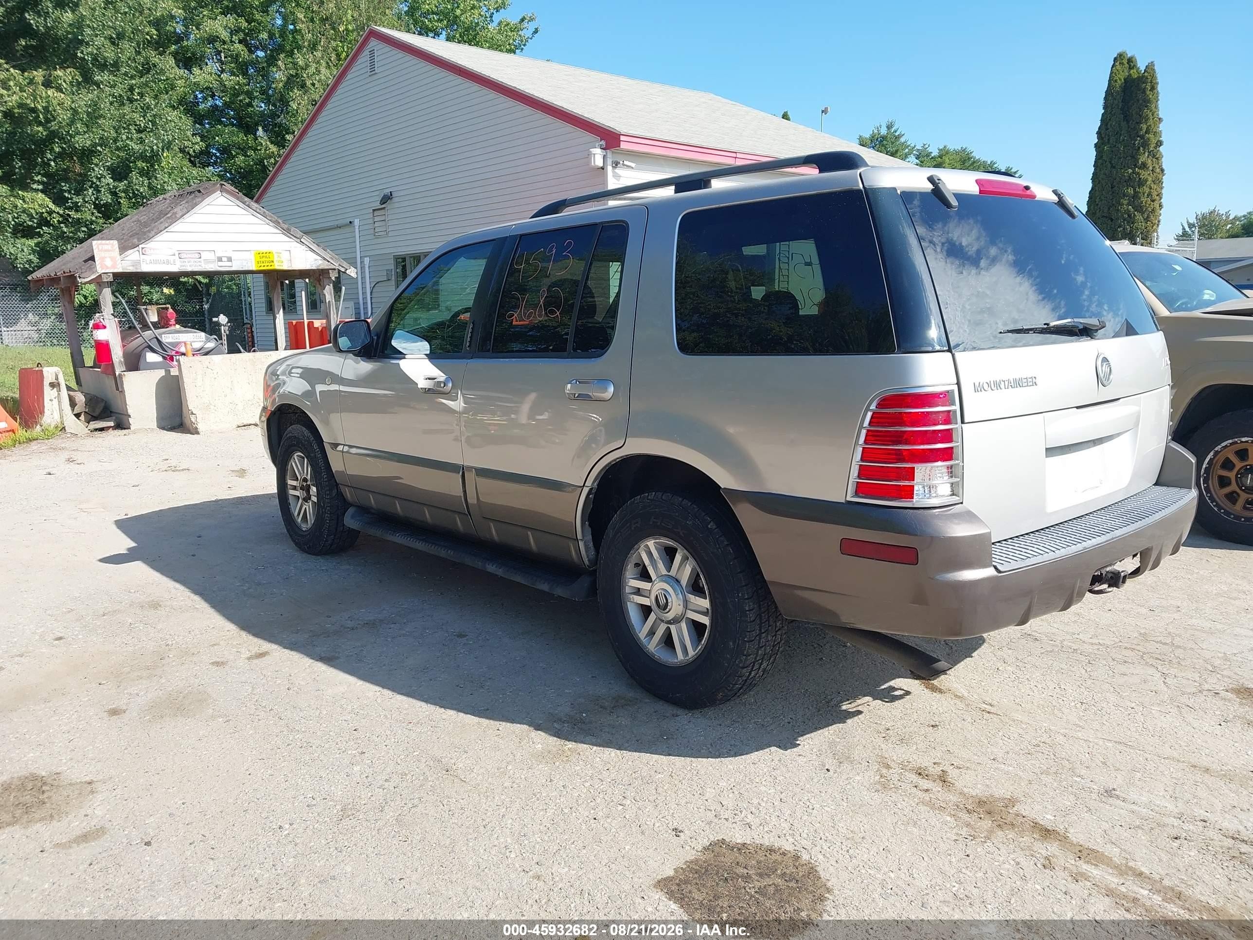 2003 Mercury Mountaineer   Silver vin: 4M2ZU86K93UJ20356