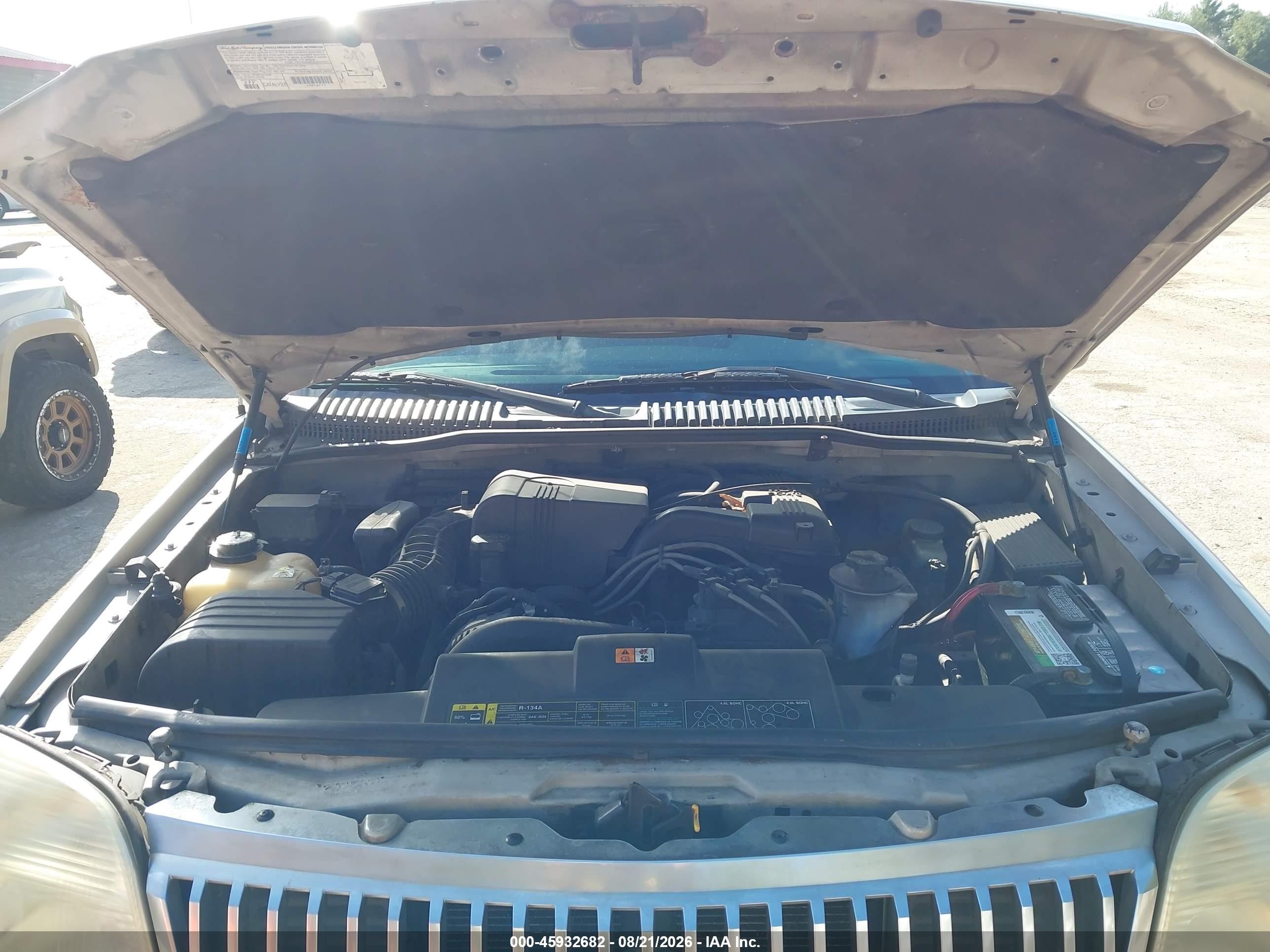 2003 Mercury Mountaineer   Silver vin: 4M2ZU86K93UJ20356