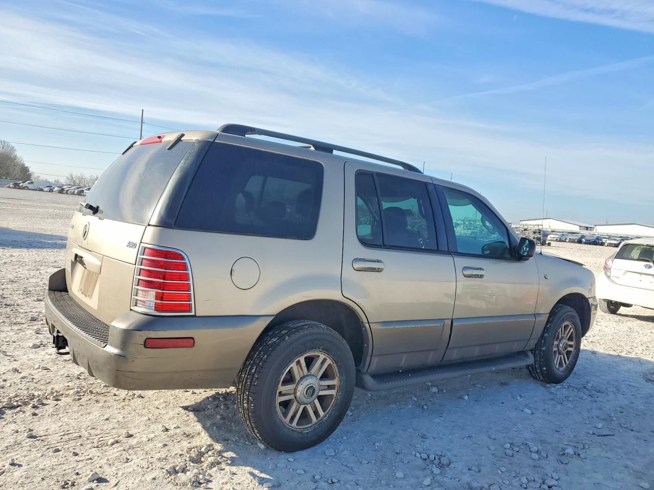 2004 Mercury Mountaineer Tan vin: 4M2ZU86K94UJ18463