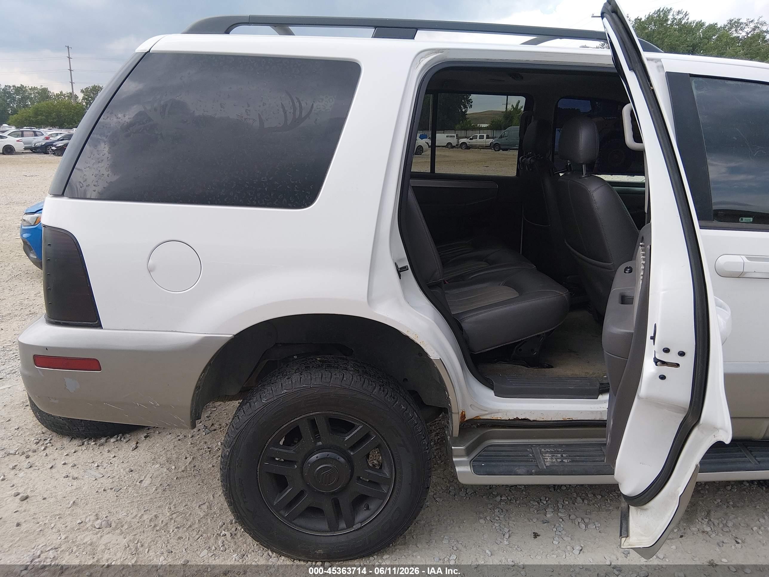 2003 Mercury Mountaineer   White vin: 4M2ZU86KX3UJ11214