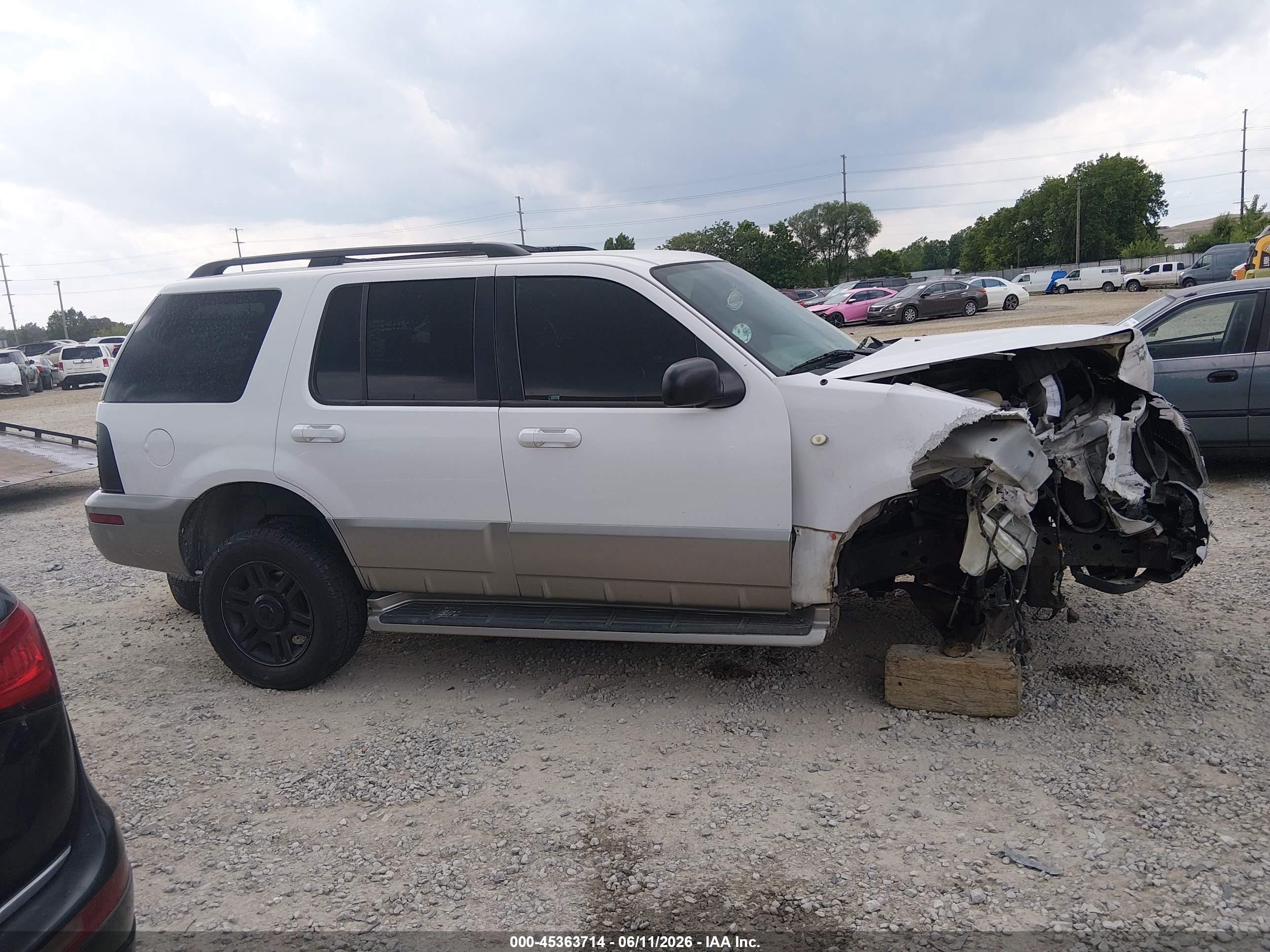 2003 Mercury Mountaineer   White vin: 4M2ZU86KX3UJ11214