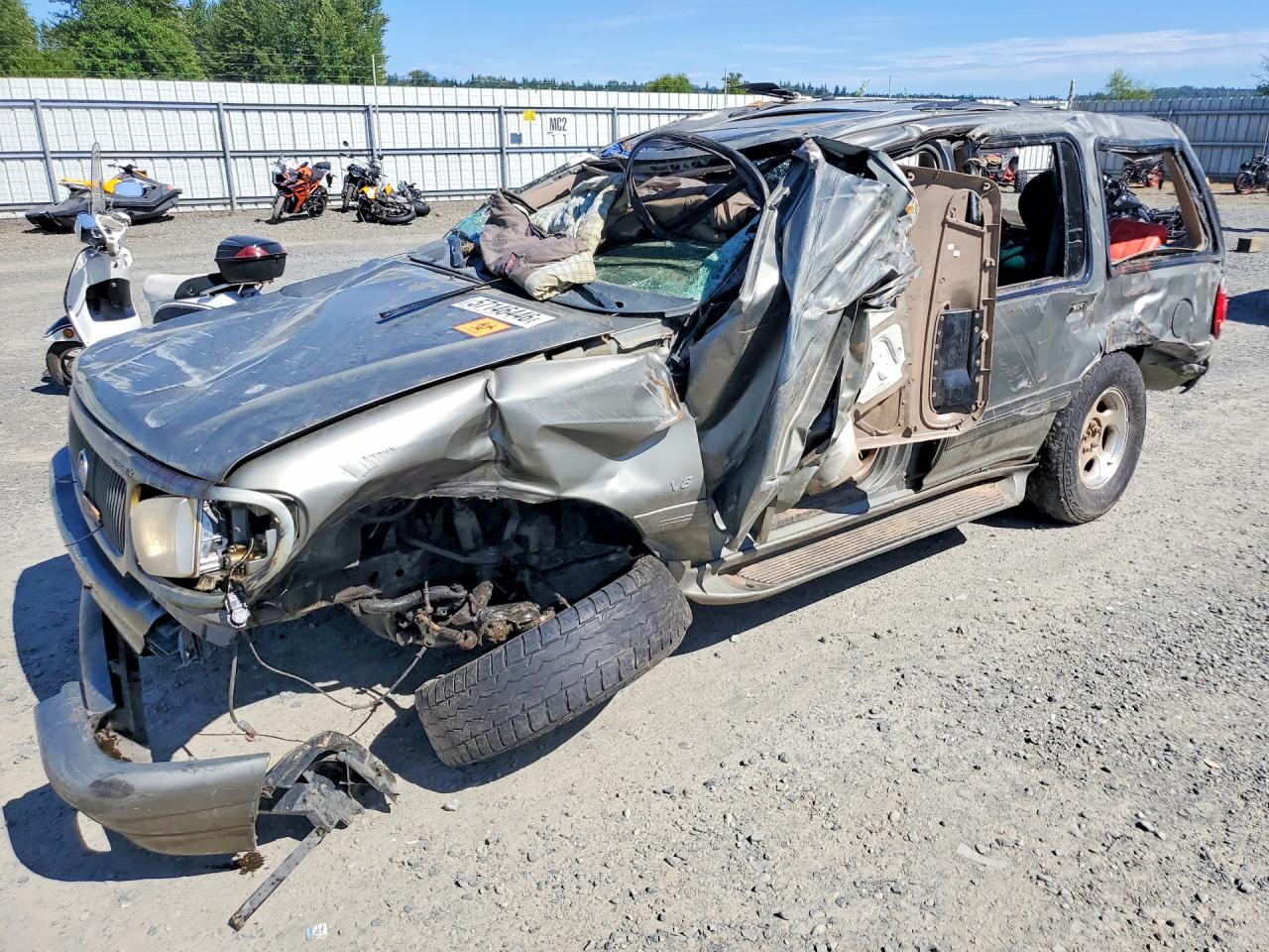 2000 Mercury Mountaineer Gray vin: 4M2ZU86P3YUJ28178