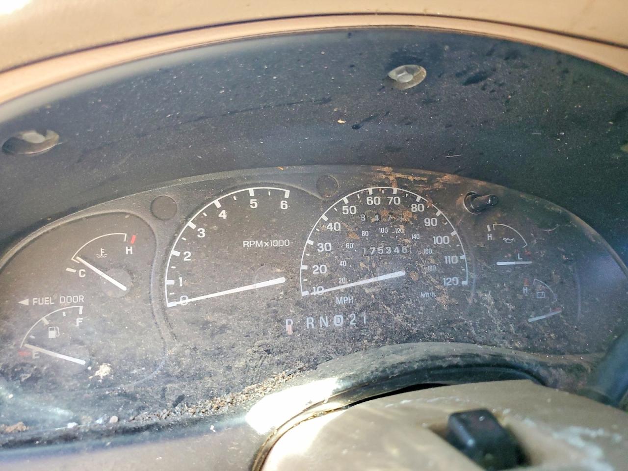 2000 Mercury Mountaineer Gray vin: 4M2ZU86P3YUJ28178