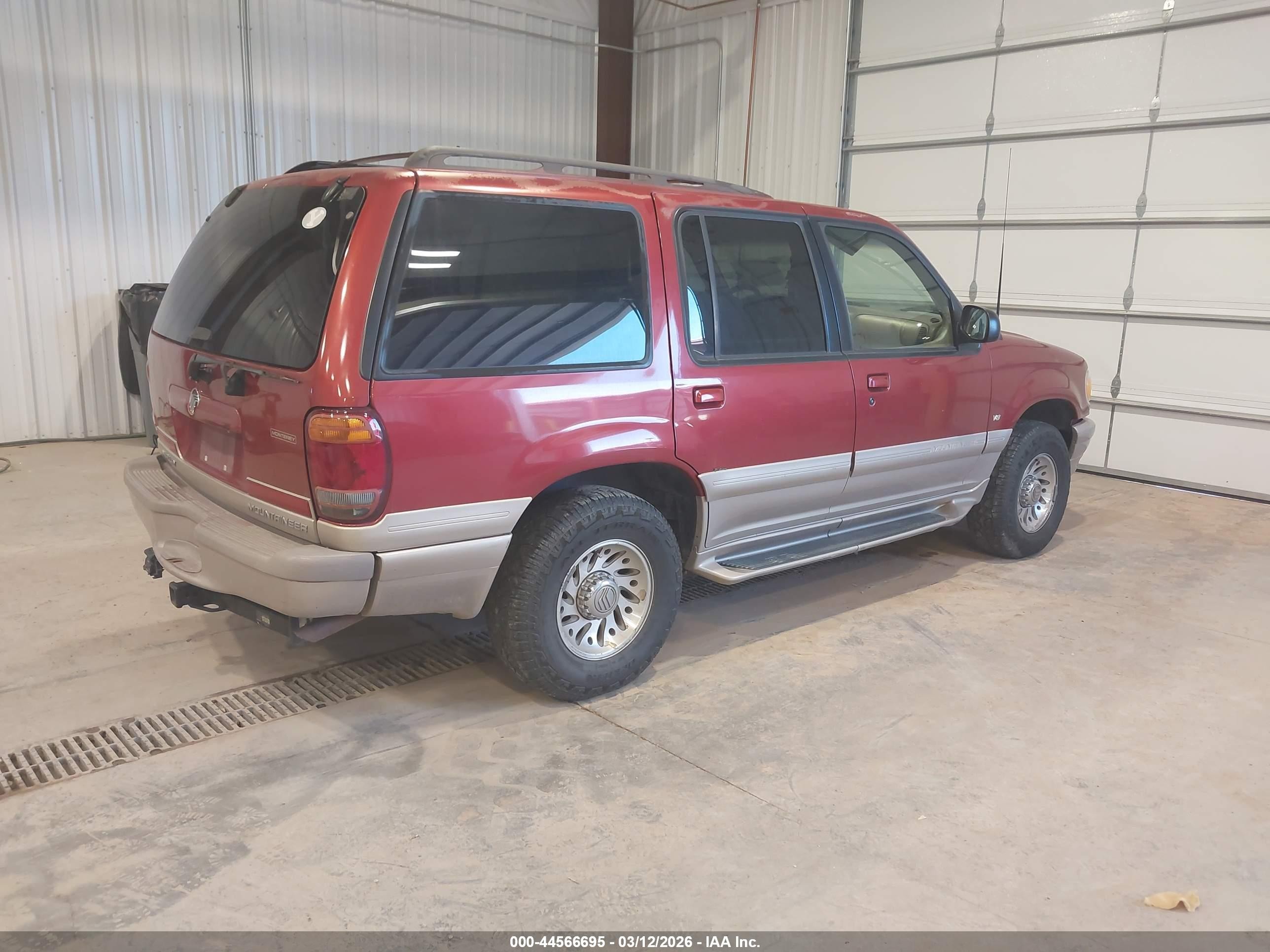 2001 Mercury Mountaineer   Red vin: 4M2ZU86P41UJ06034
