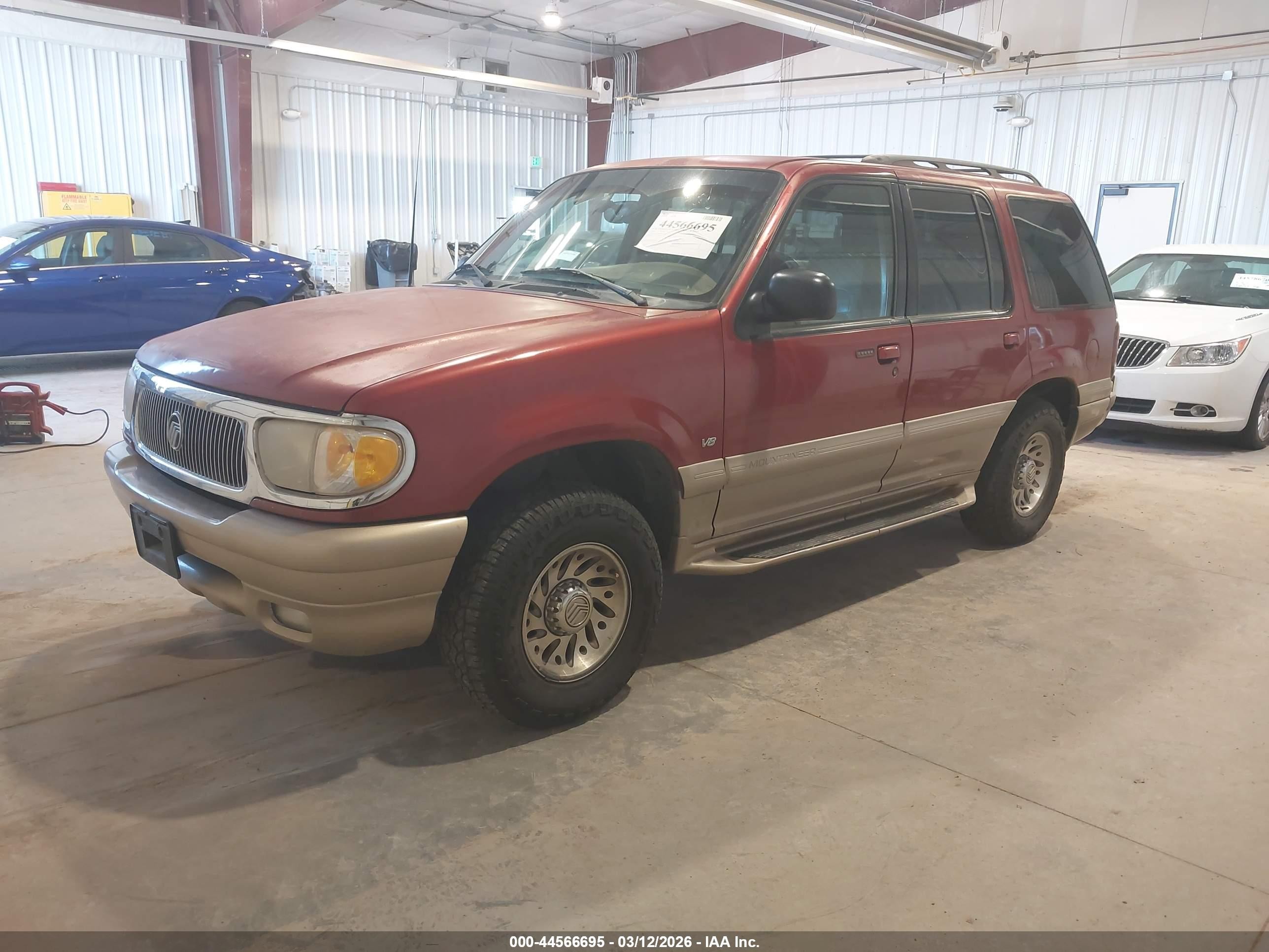 2001 Mercury Mountaineer   Red vin: 4M2ZU86P41UJ06034