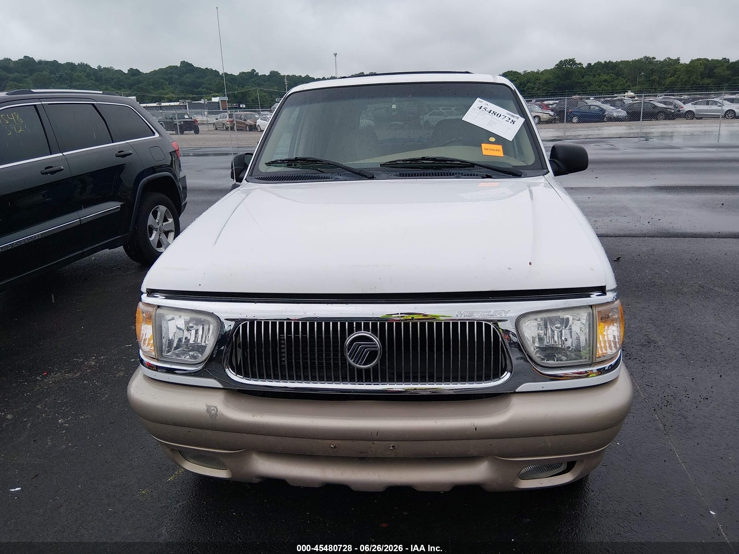 2000 Mercury Mountaineer   White vin: 4M2ZU86P4YUJ13320